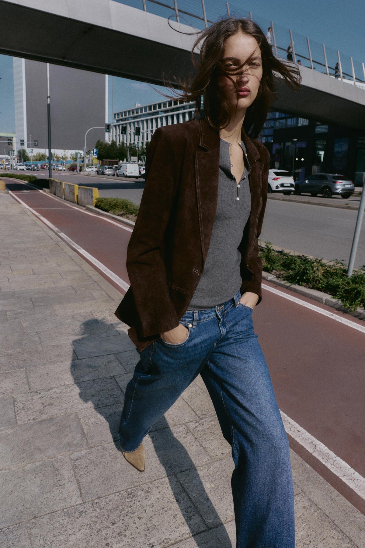 Relaxed Slim Low-Rise Jeans