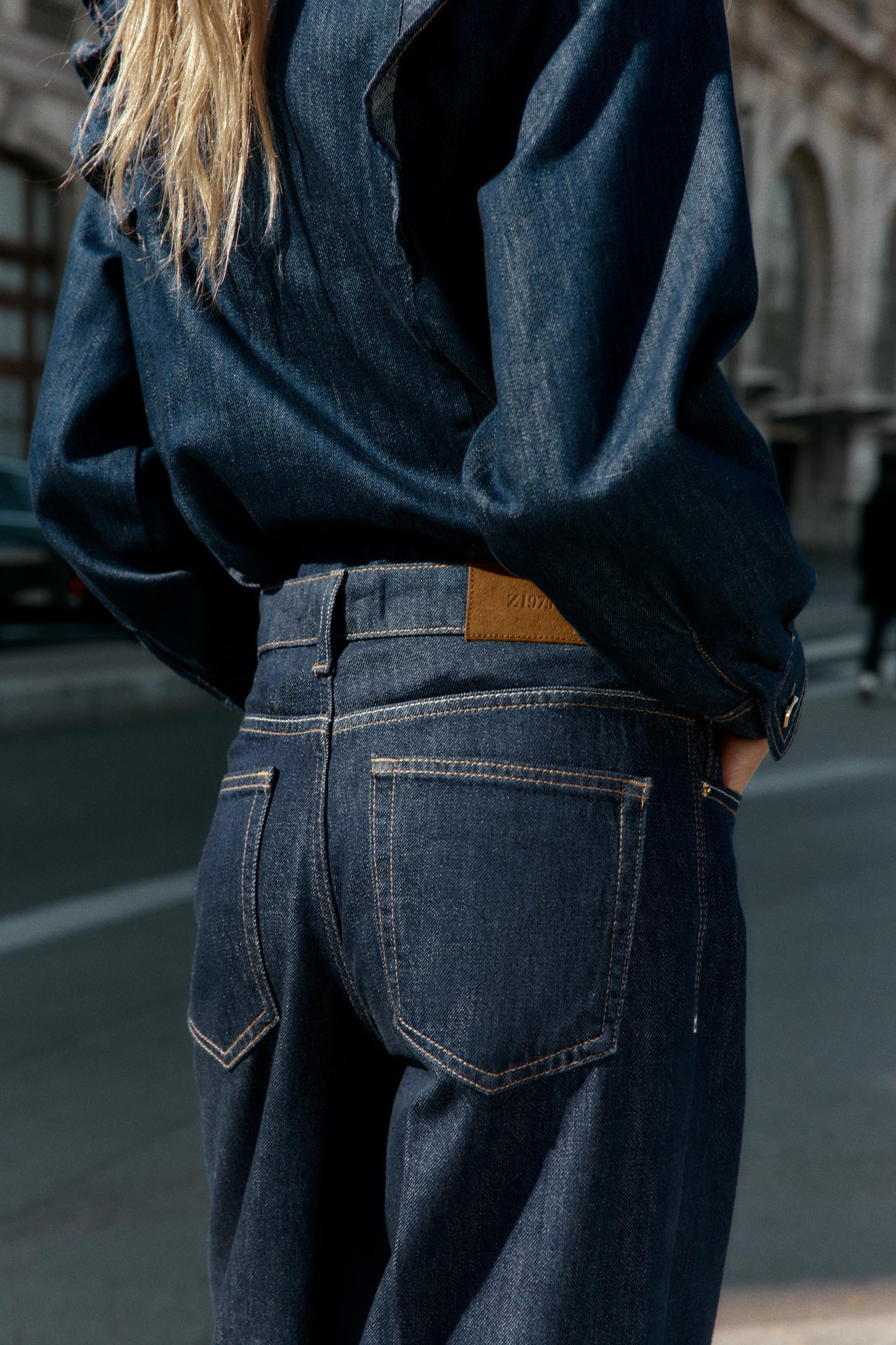 Straight High-Waist Jeans