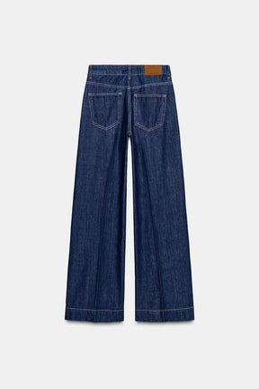 Straight High-Waist Jeans