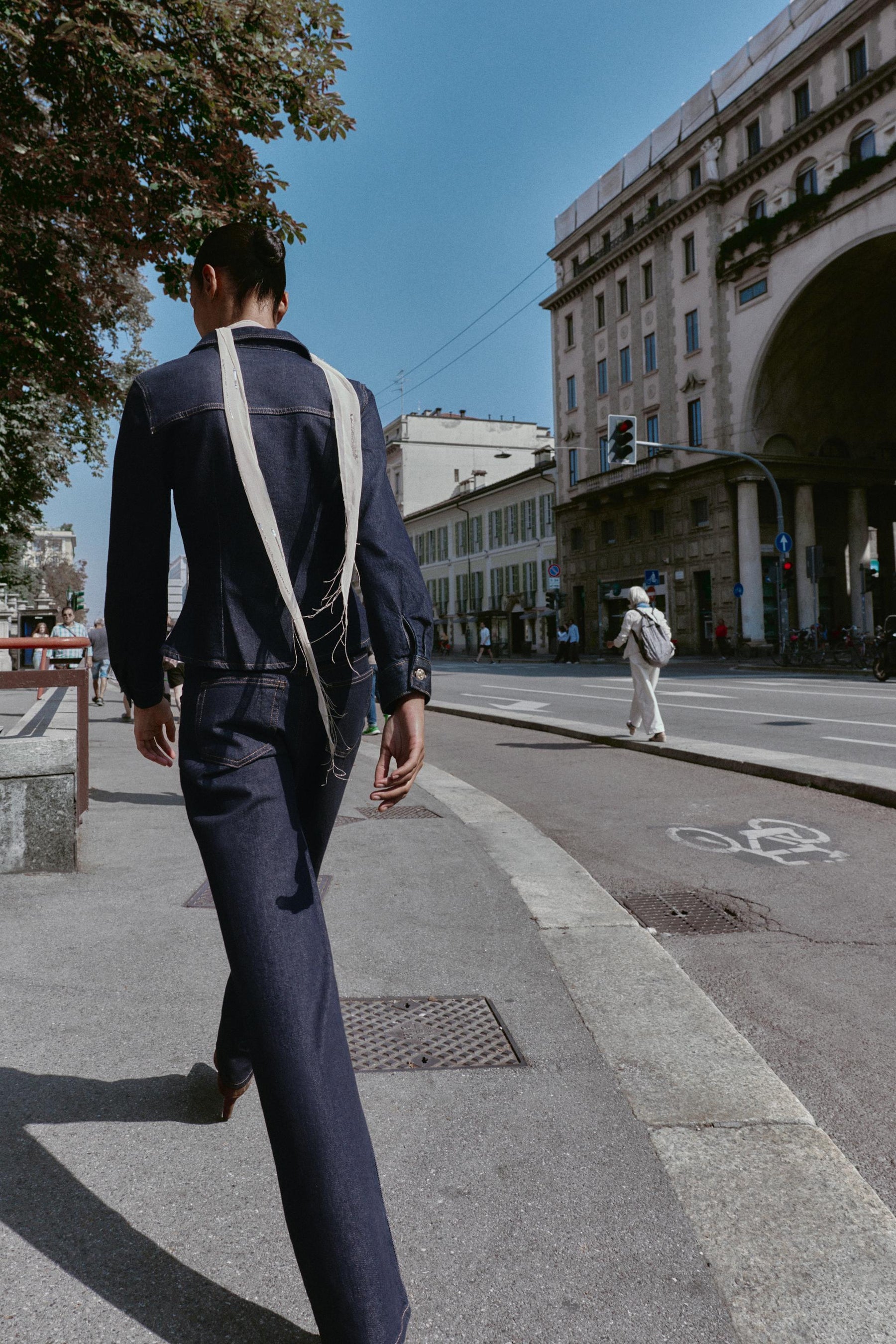 Slim Mid-Waist Belted Jeans