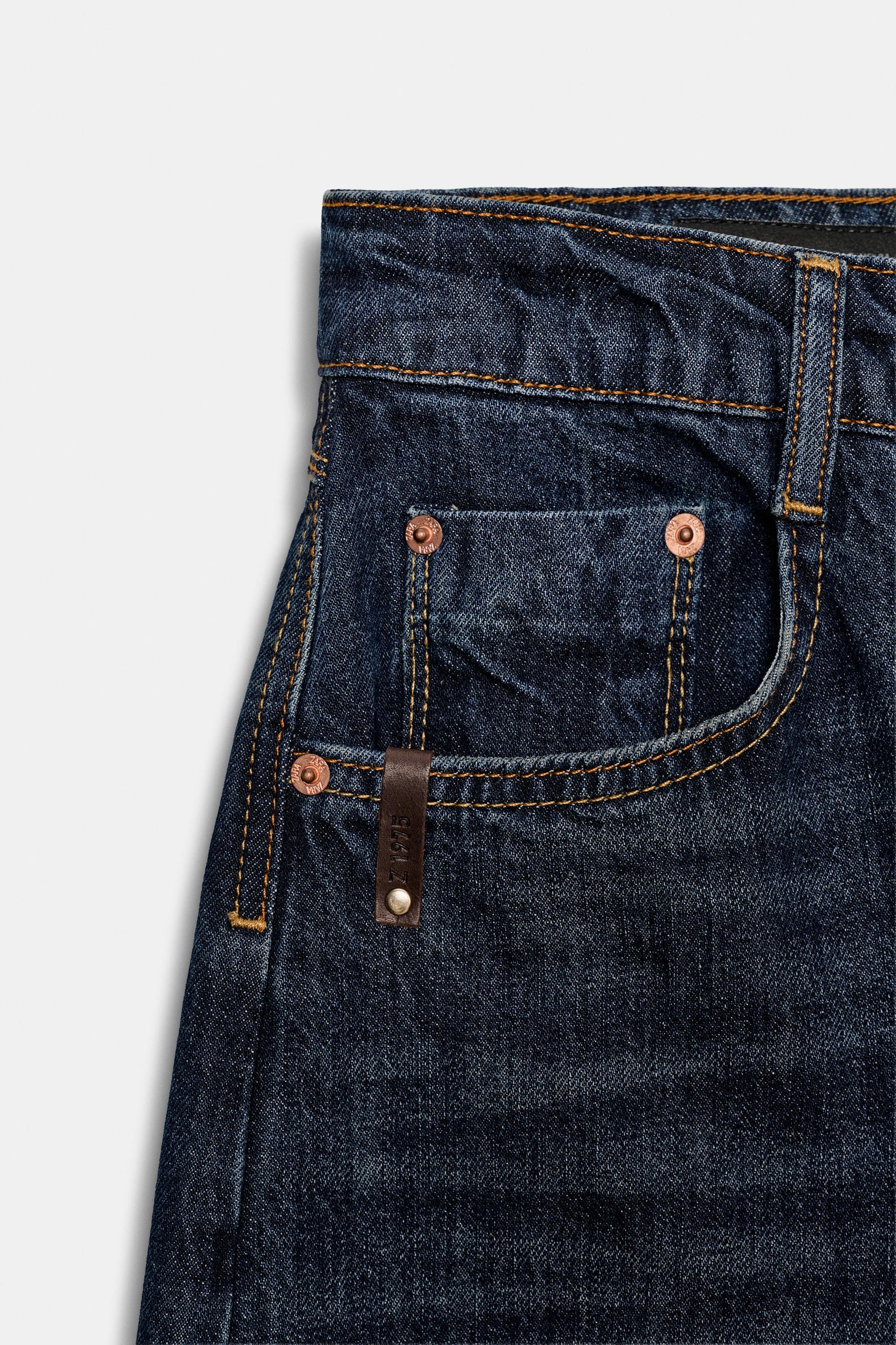 Mid-Waist Balloon Fit Jeans