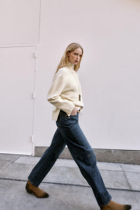 Mid-Waist Balloon Fit Jeans