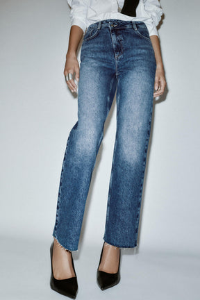 Straight High-Waist Cross-Over Jeans