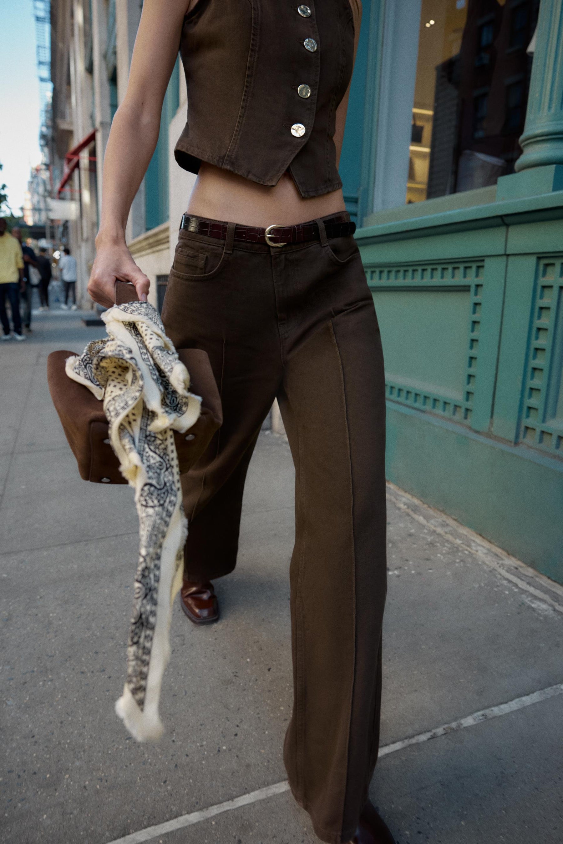 High-waist belted jeans