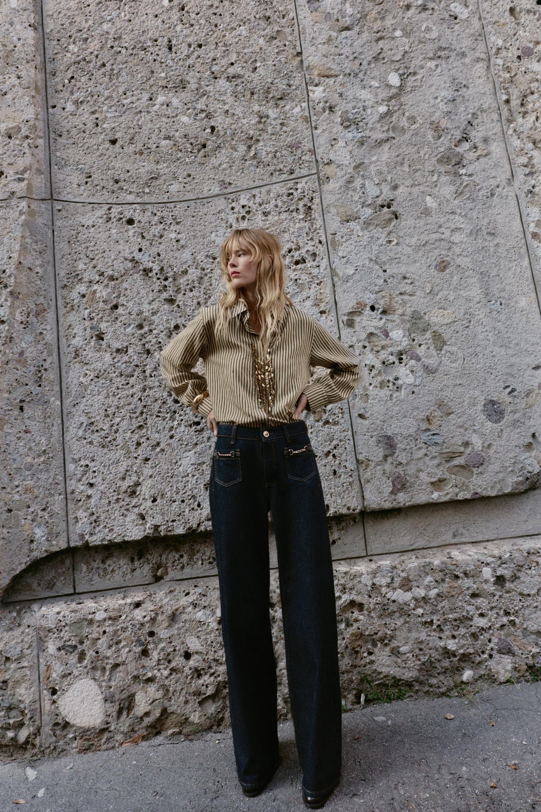 Mid-Waist Wide-Leg Jeans