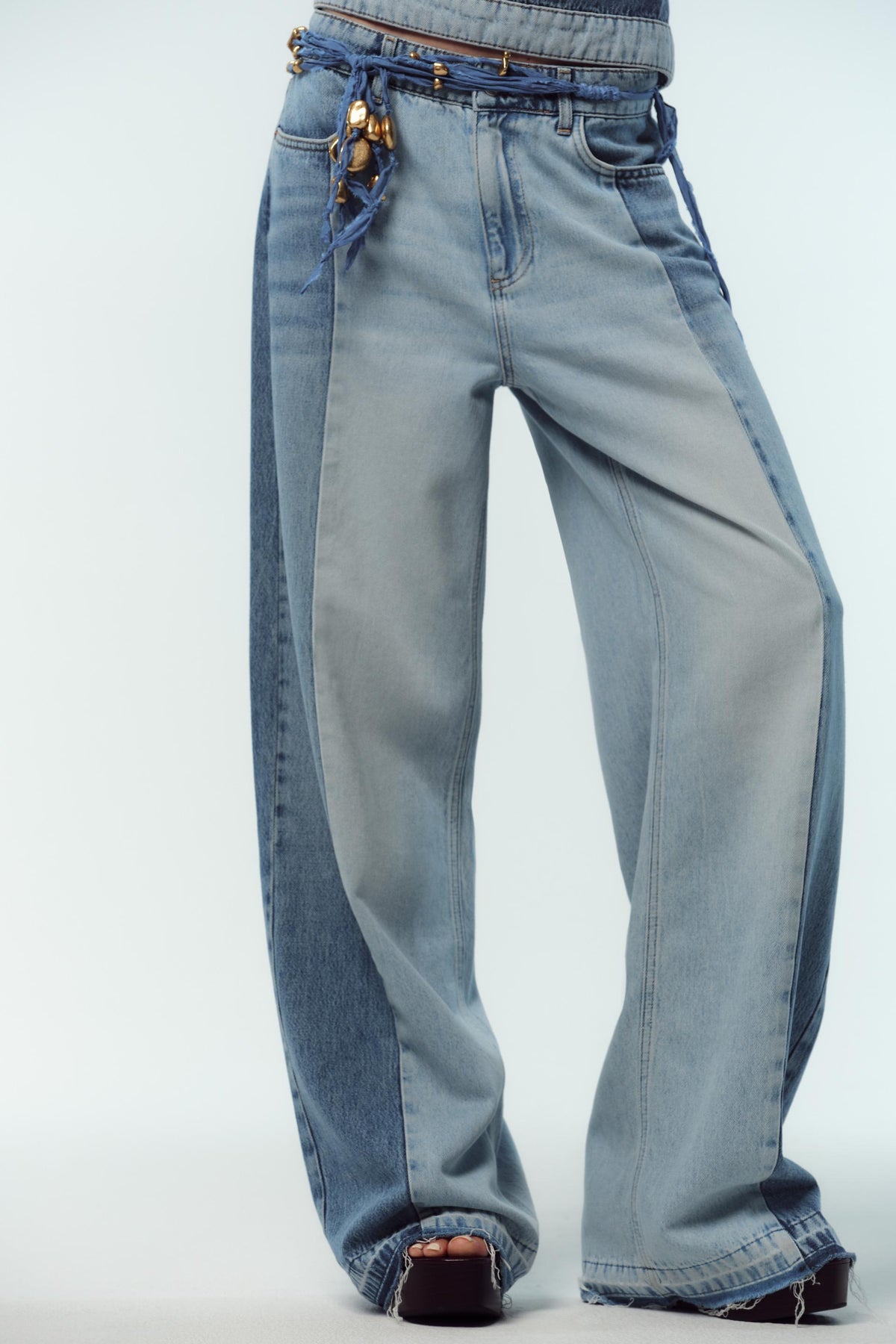 Wide-leg high-waist jeans