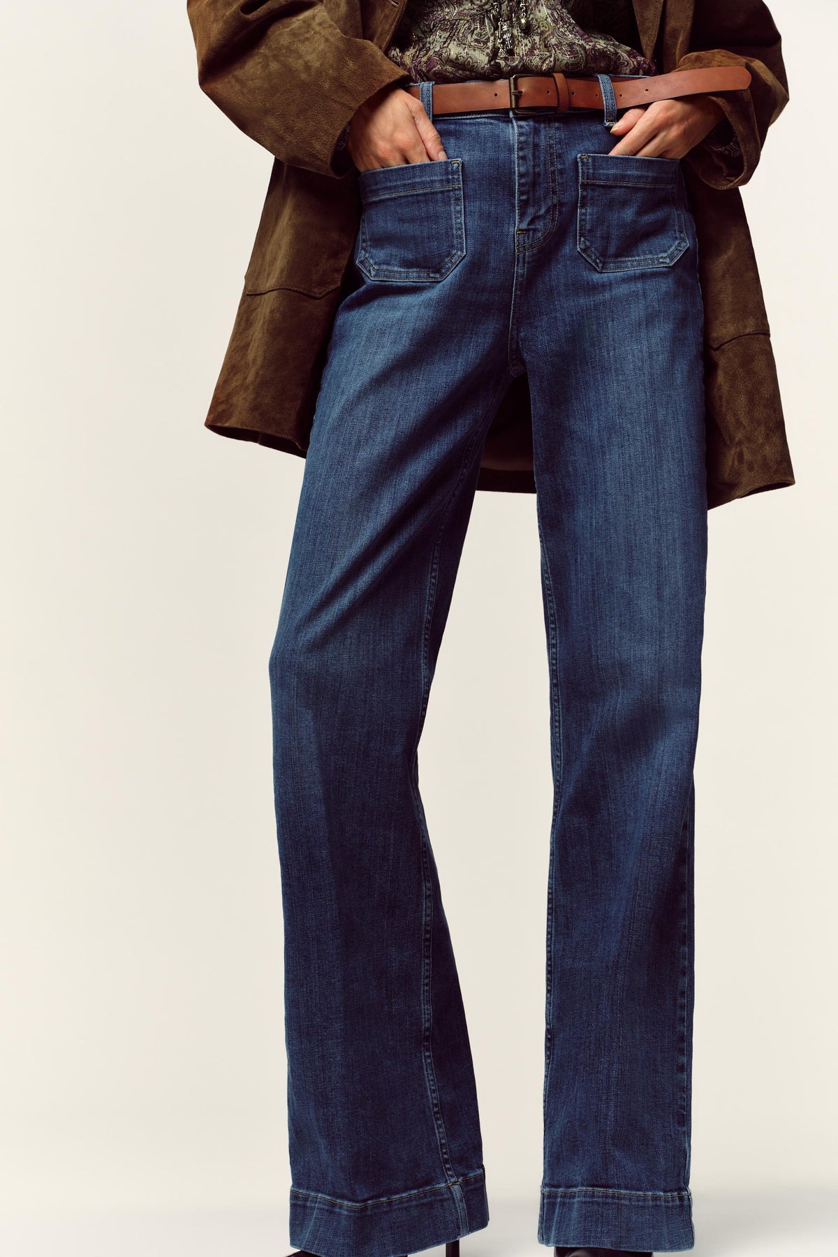 HIGH-WAIST FLARE JEANS