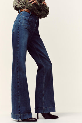 HIGH-WAIST FLARE JEANS