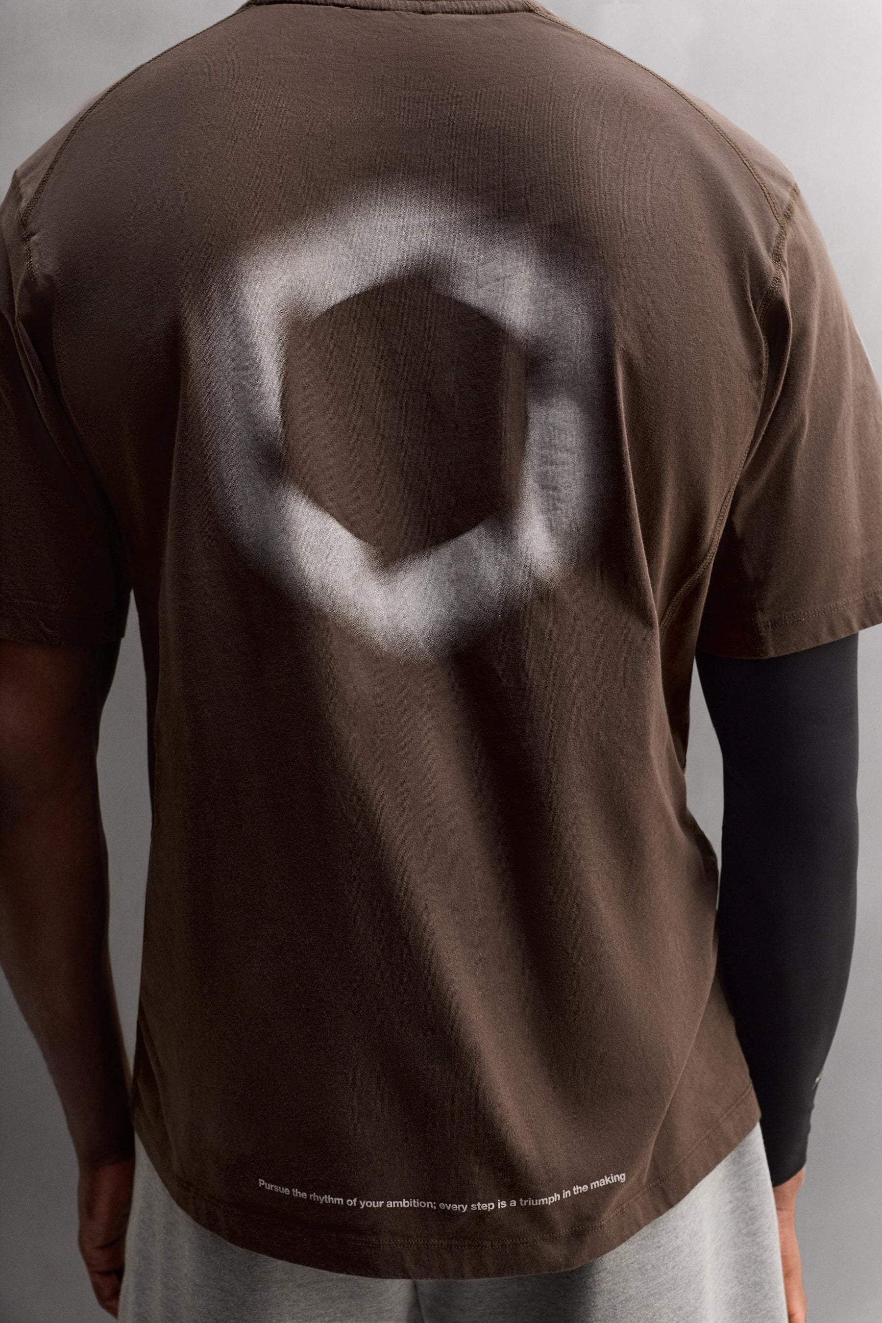 RUNNING GRAPHIC PRINT T-SHIRT - Image 6