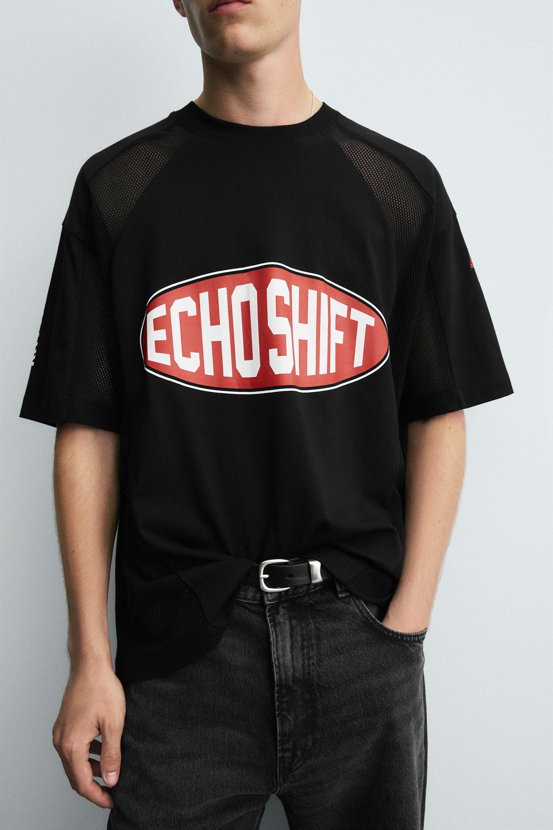 T-SHIRT WITH CONTRAST GRAPHICS - Image 6