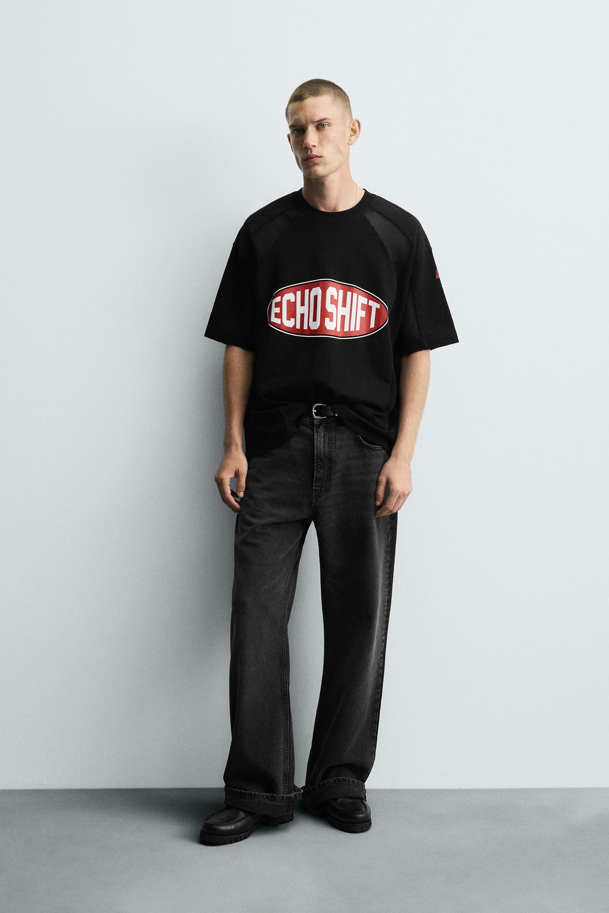 T-SHIRT WITH CONTRAST GRAPHICS - Image 1