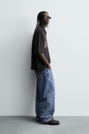 WASHED PRINTED TEXT POLO SHIRT - Image 3