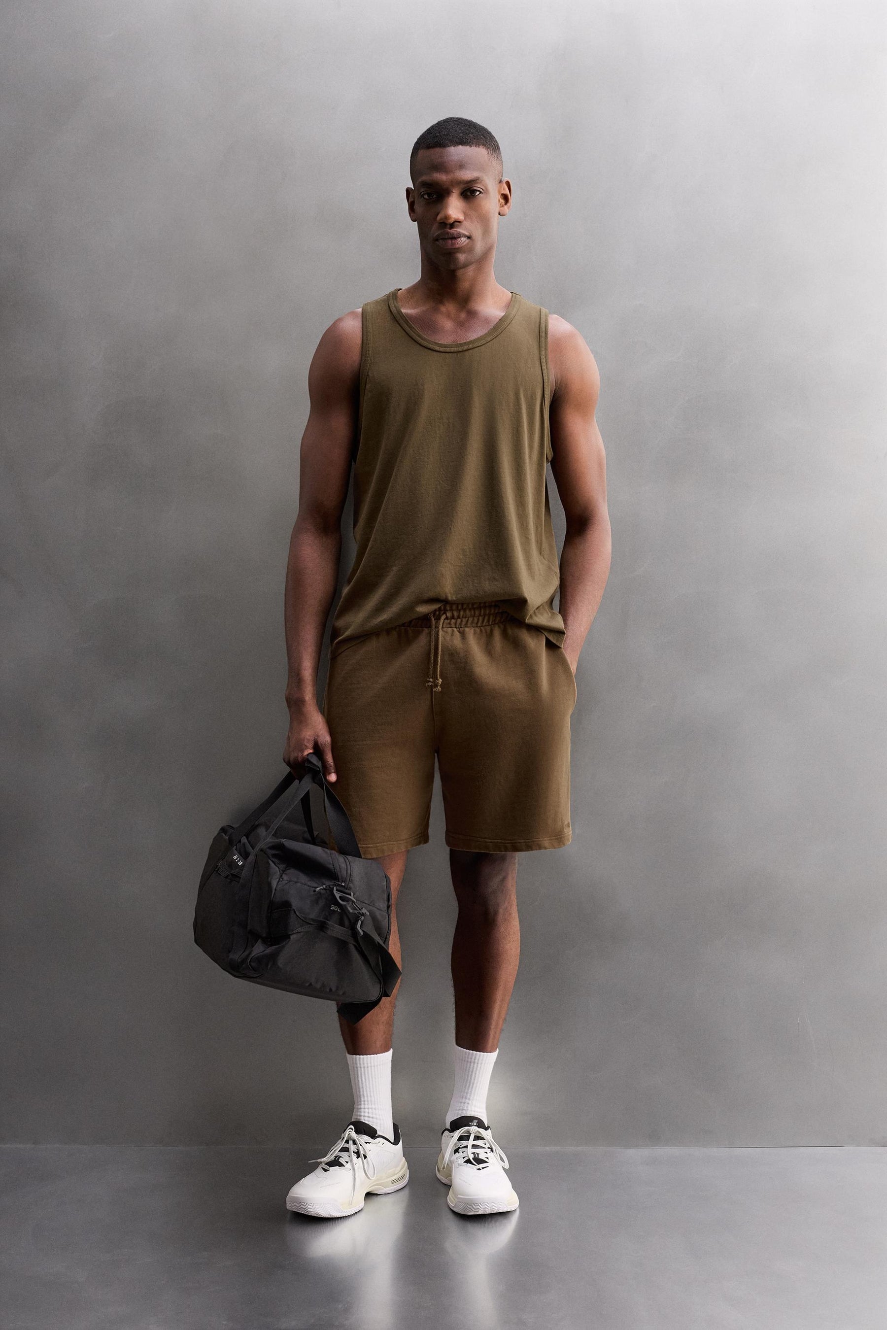 JOGGER SHORTS - Image 1