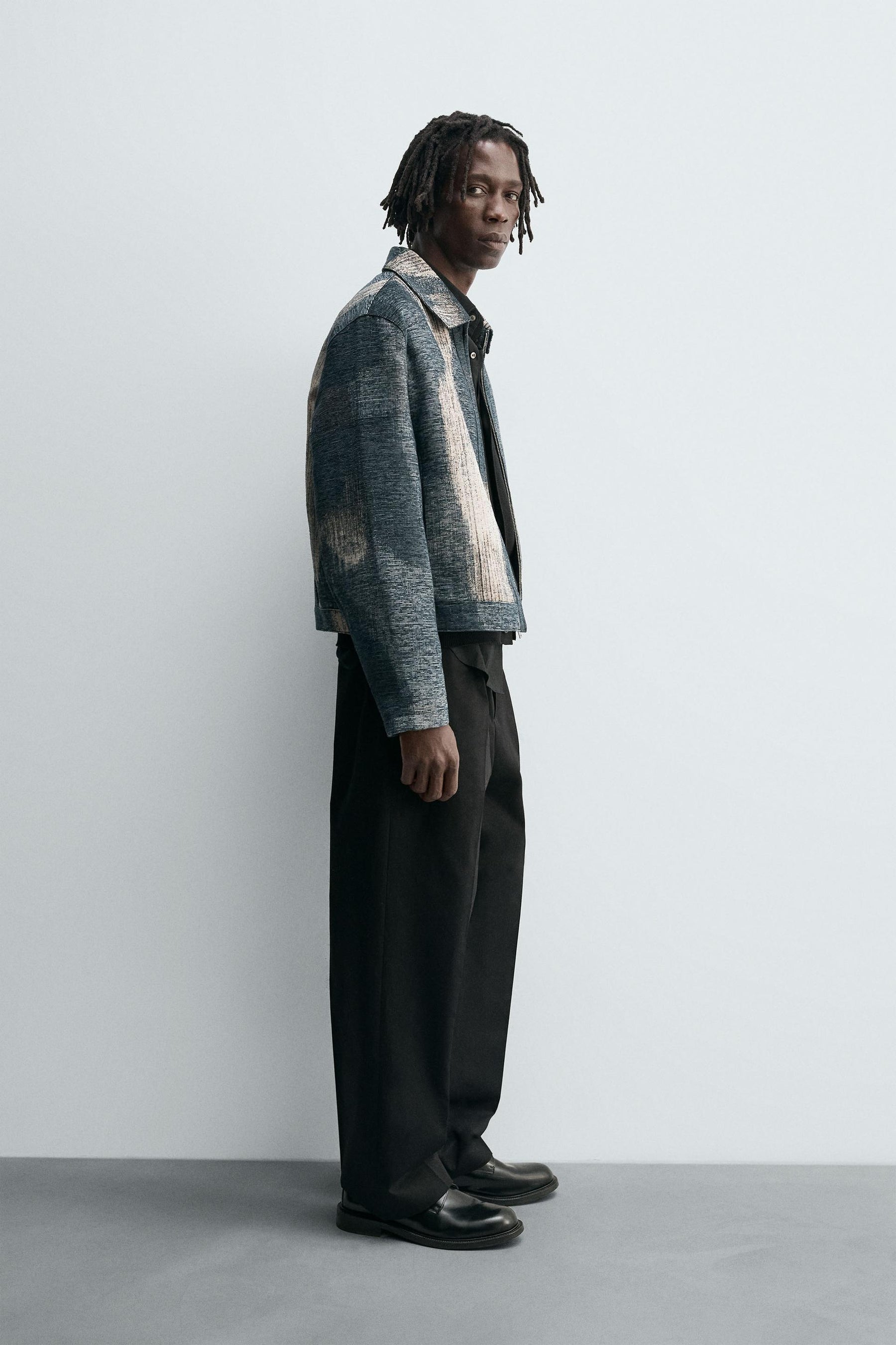 ABSTRACT JACQUARD JACKET - Image 4