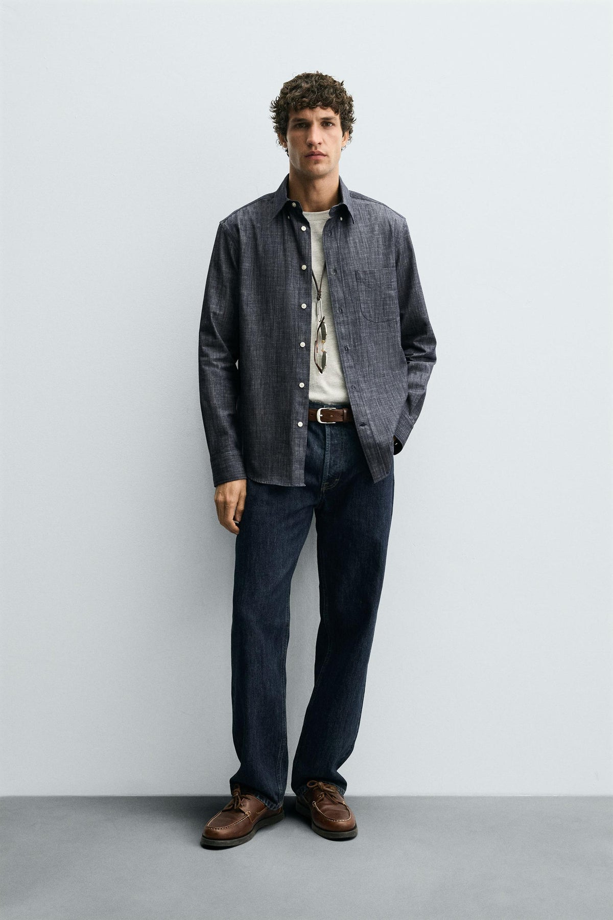 REGULAR FIT BUTTON-DOWN SHIRT - Image 1