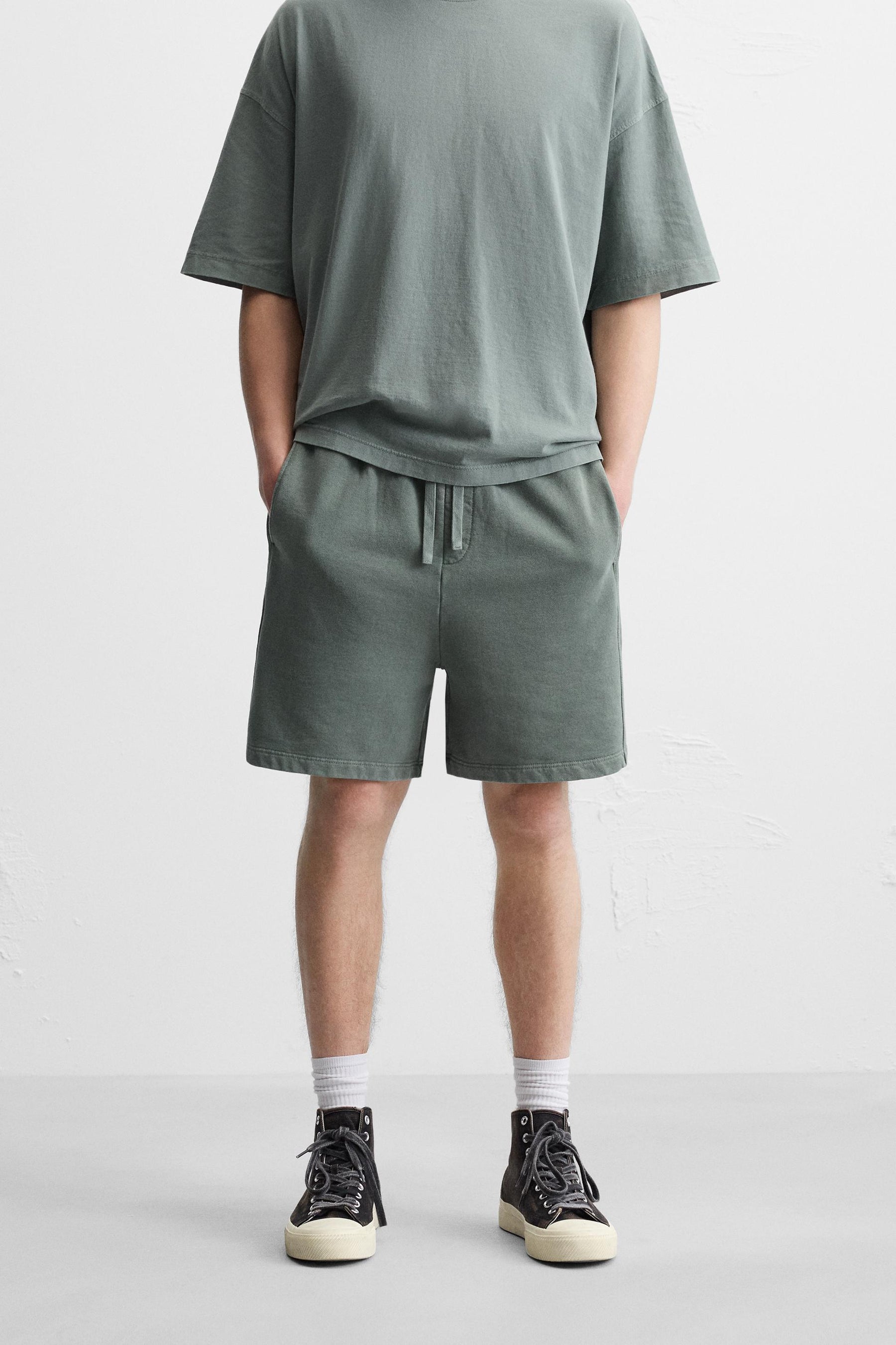 WASHED JOGGER BERMUDA SHORTS - Image 1