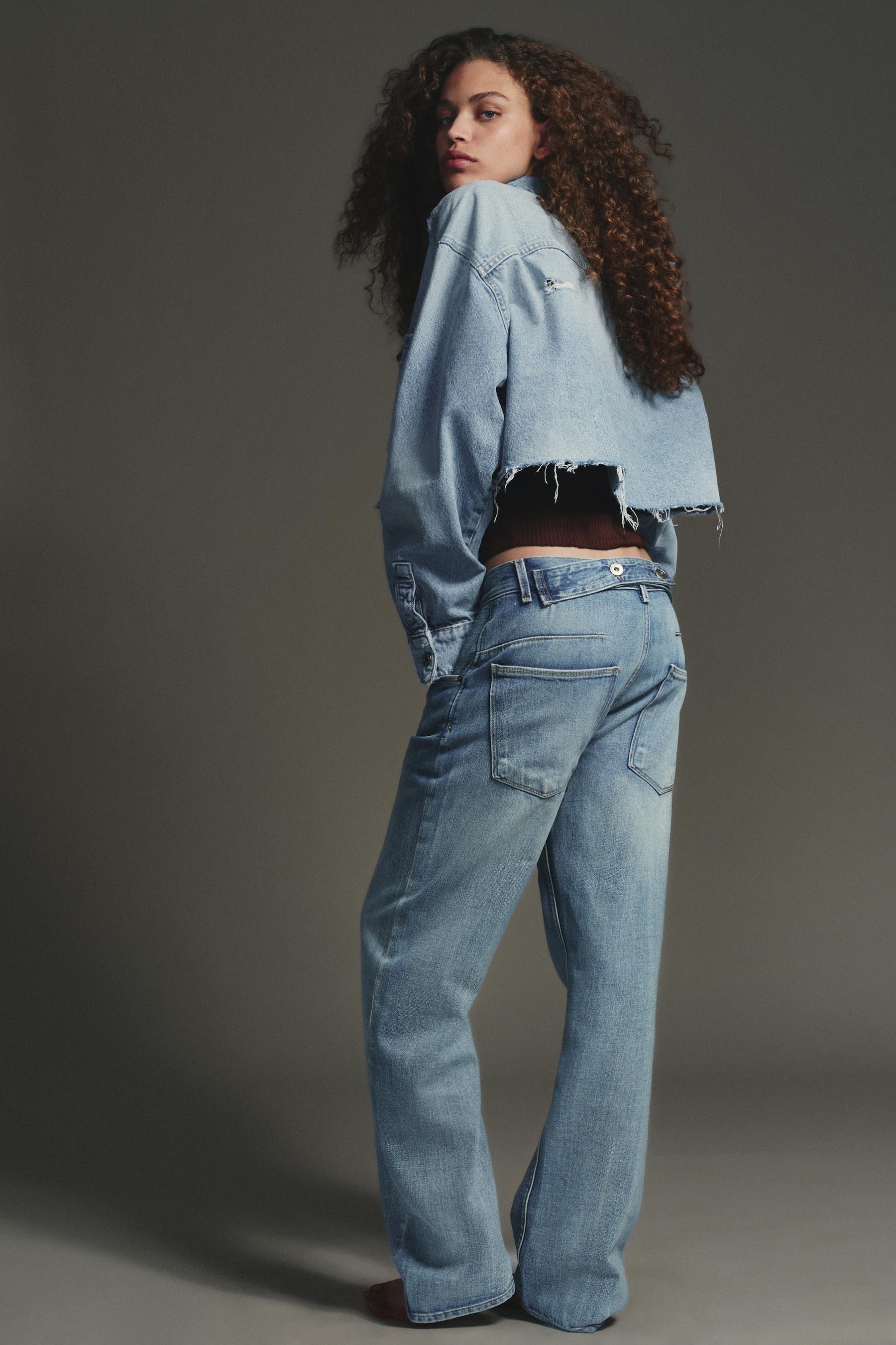 Straight mid-waist belted jeans