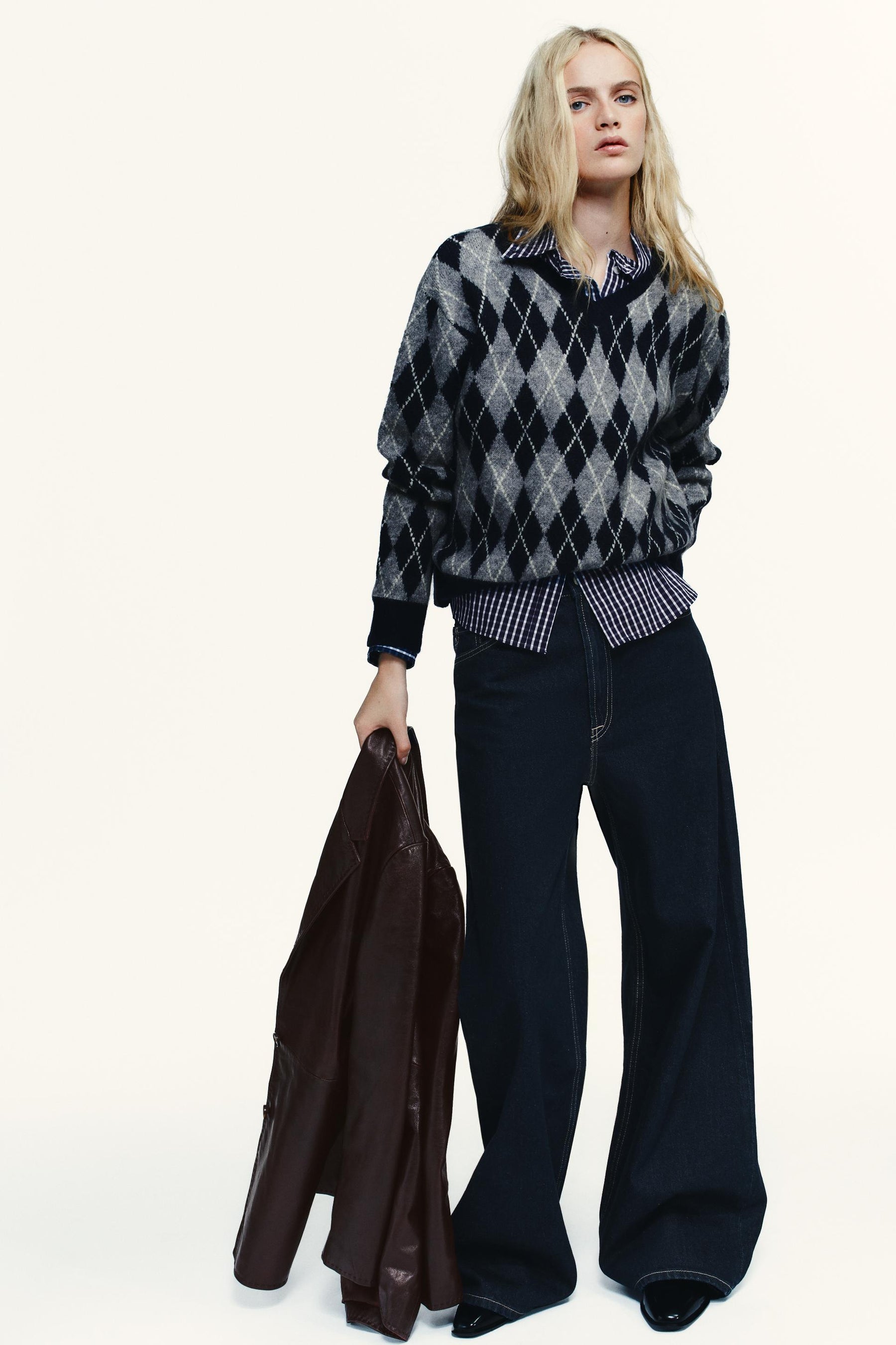 High-waist wide-leg jeans