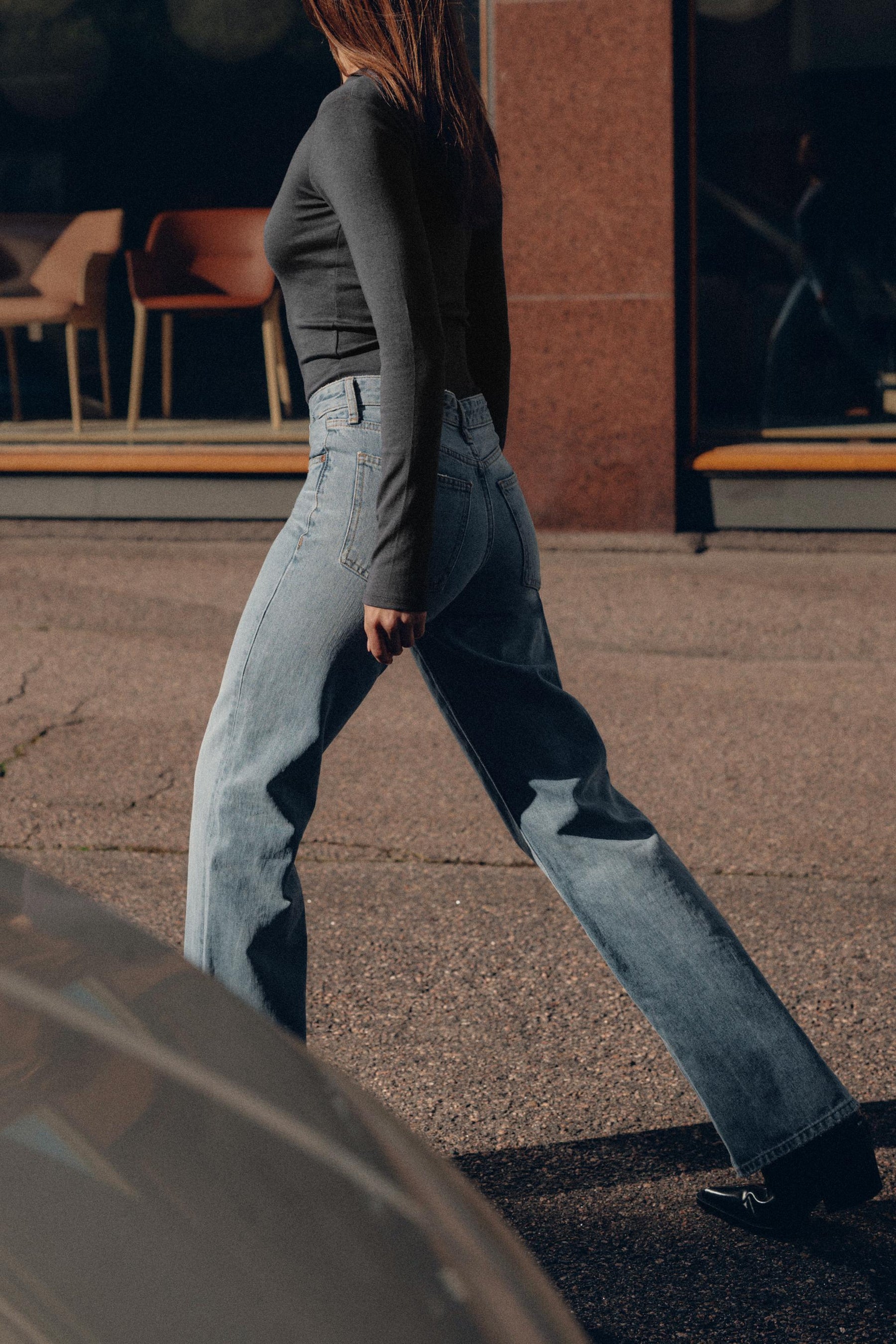 Wide-Leg Mid-Waist Jeans