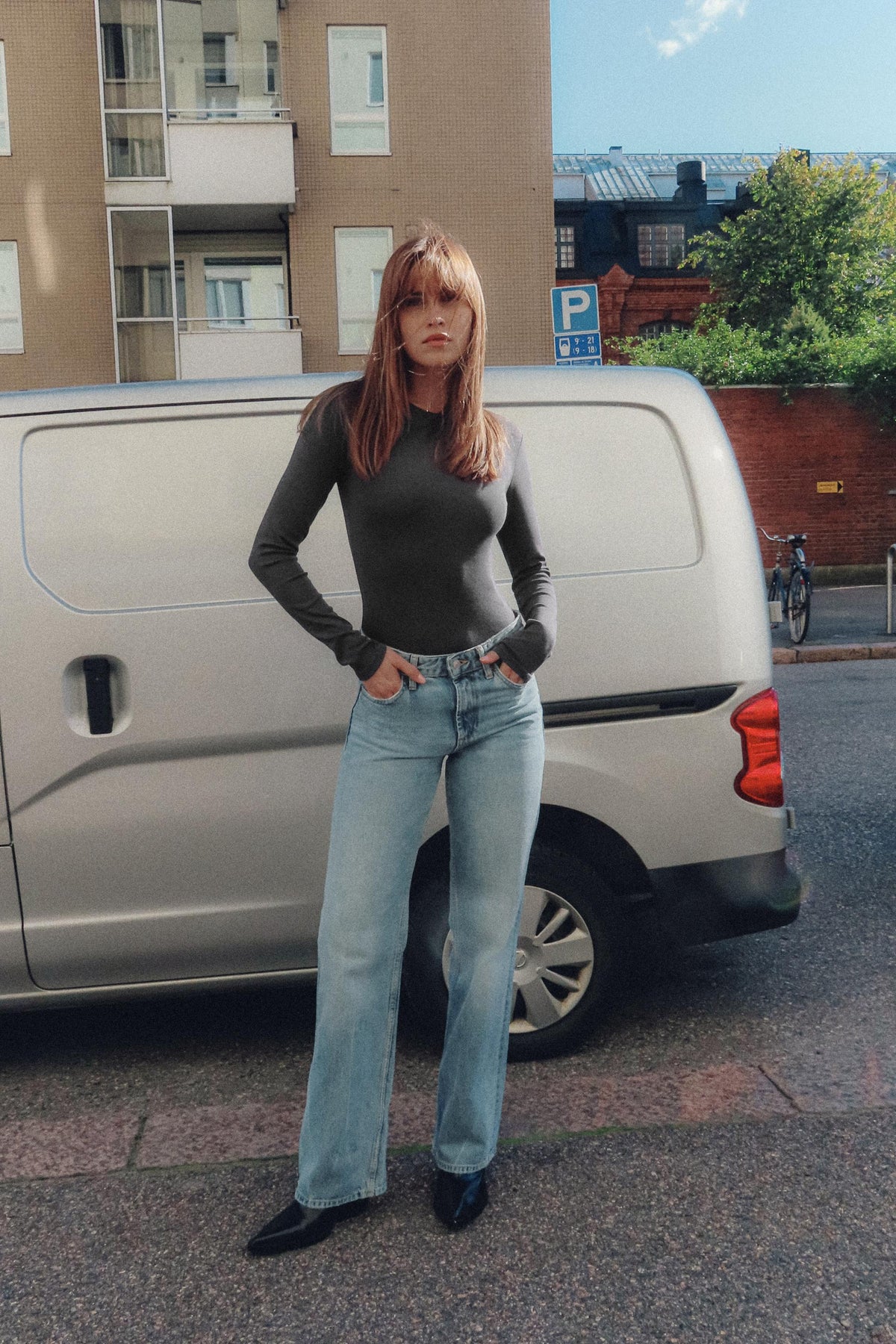 Wide-Leg Mid-Waist Jeans