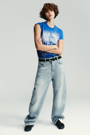 Oversized mid-waist jeans