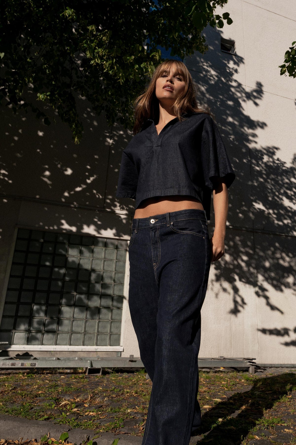 HIGH-WAIST BARREL JEANS