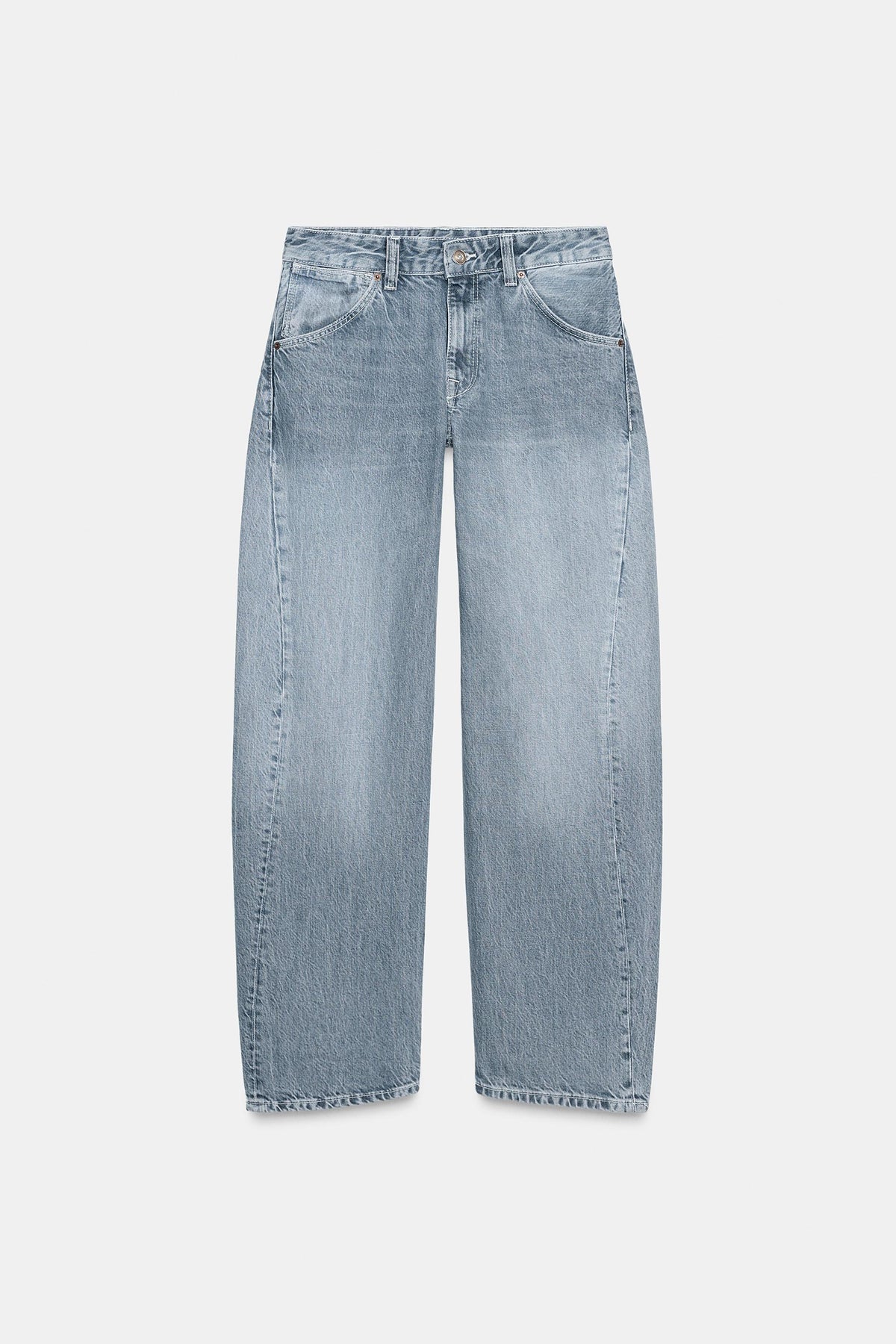Cropped jeans with displaced