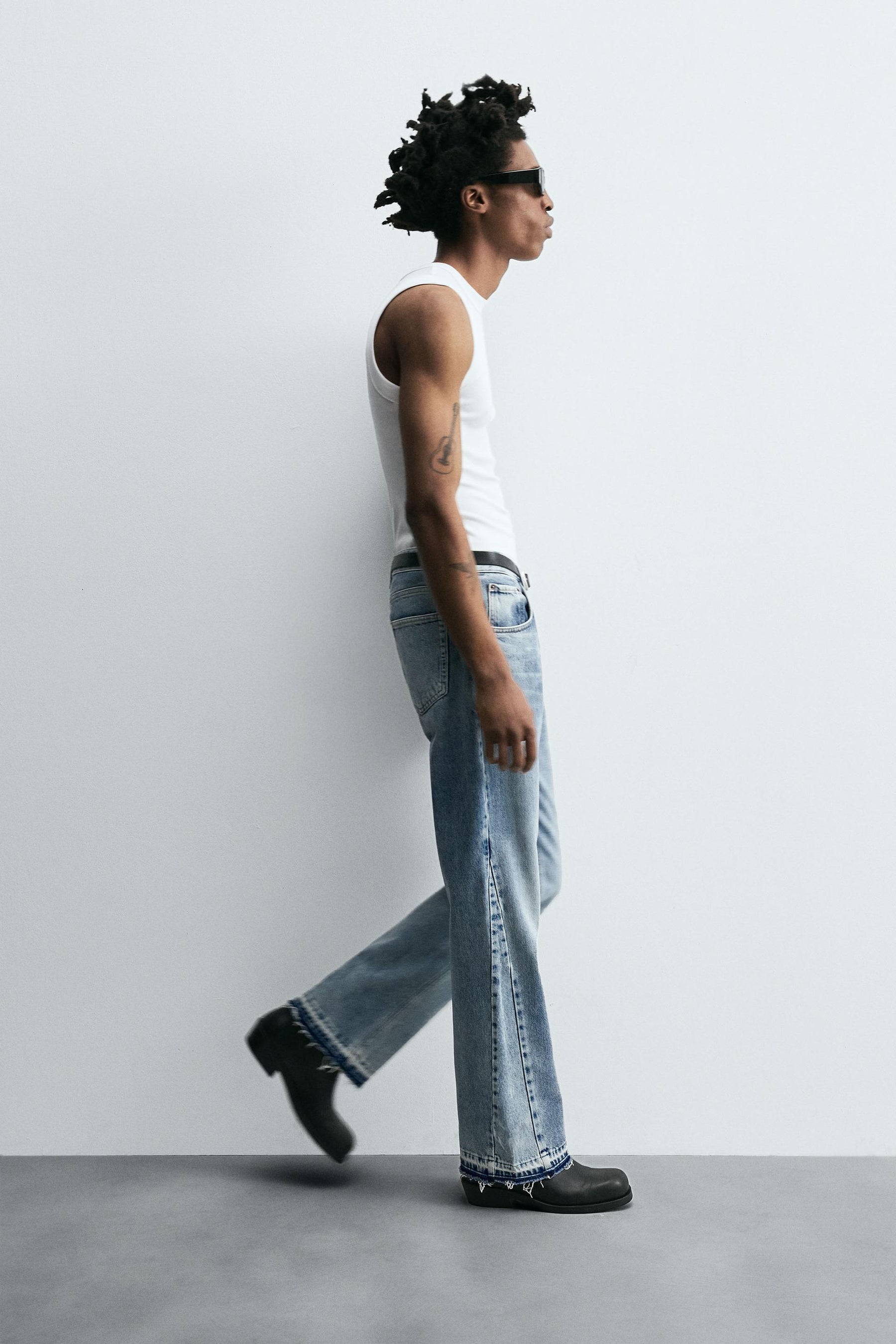 FLARE FIT JEANS - Image 5