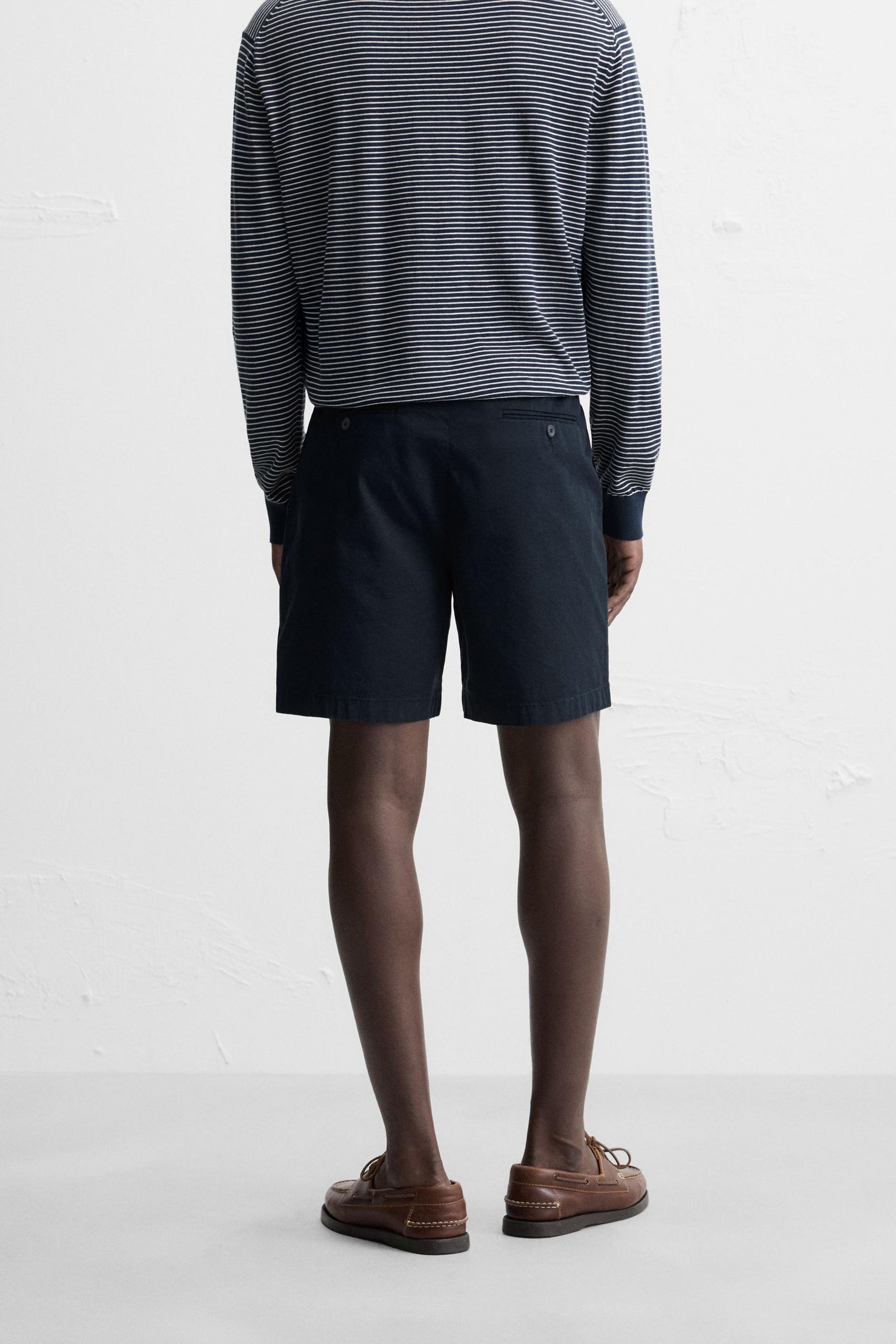 PLEATED REGULAR FIT BERMUDA SHORTS - Image 3