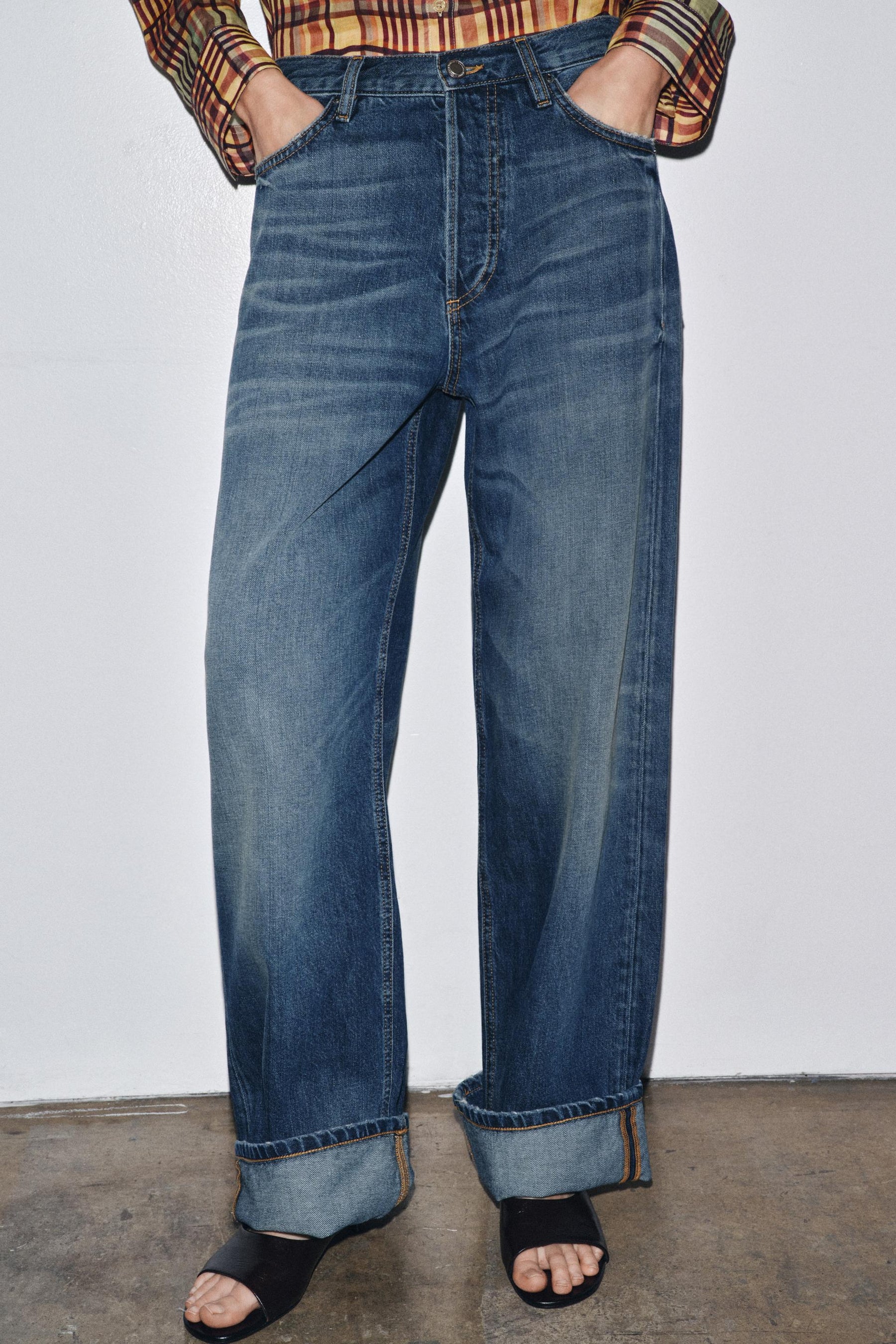 Baggy Low-Rise Jeans