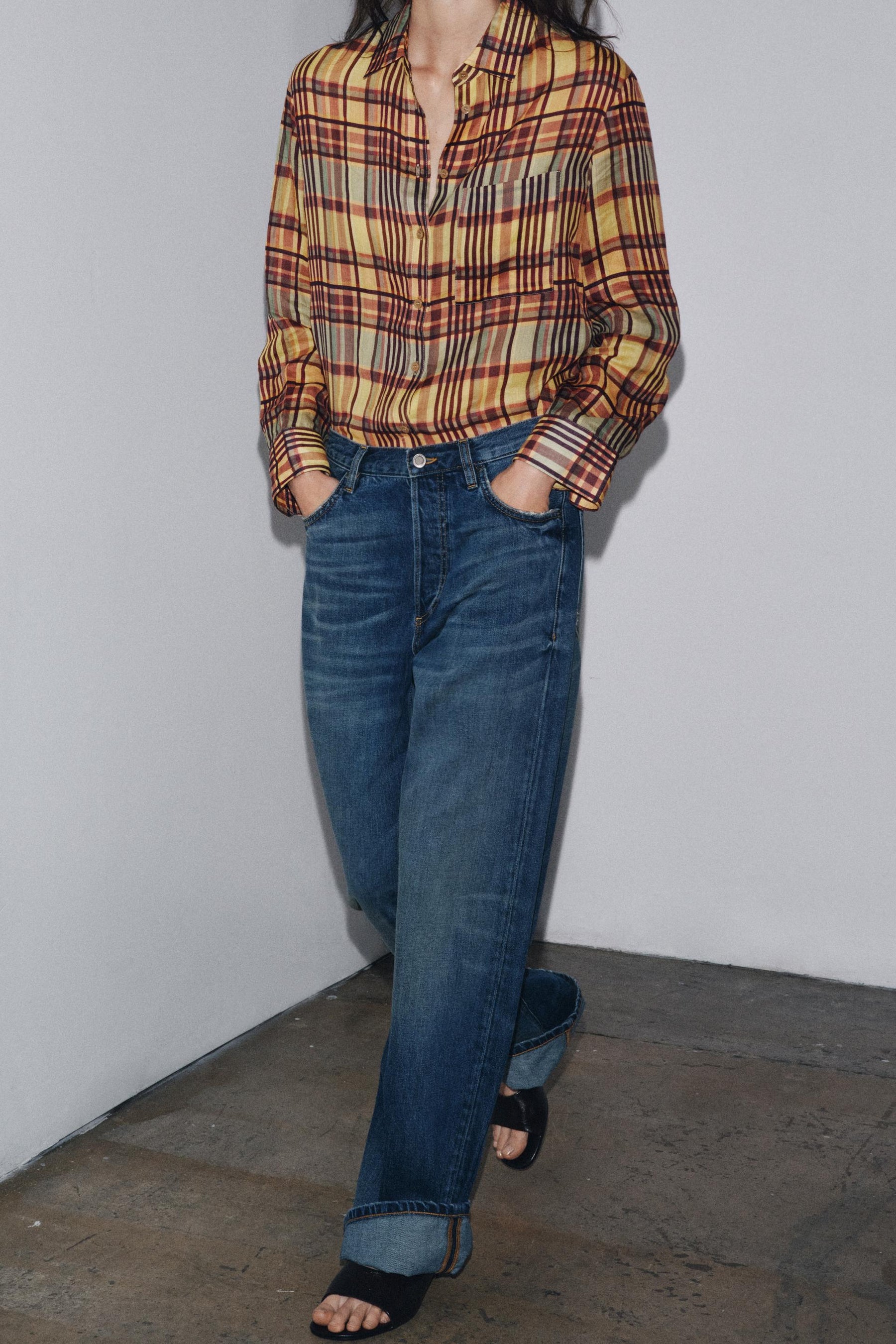 Baggy Low-Rise Jeans