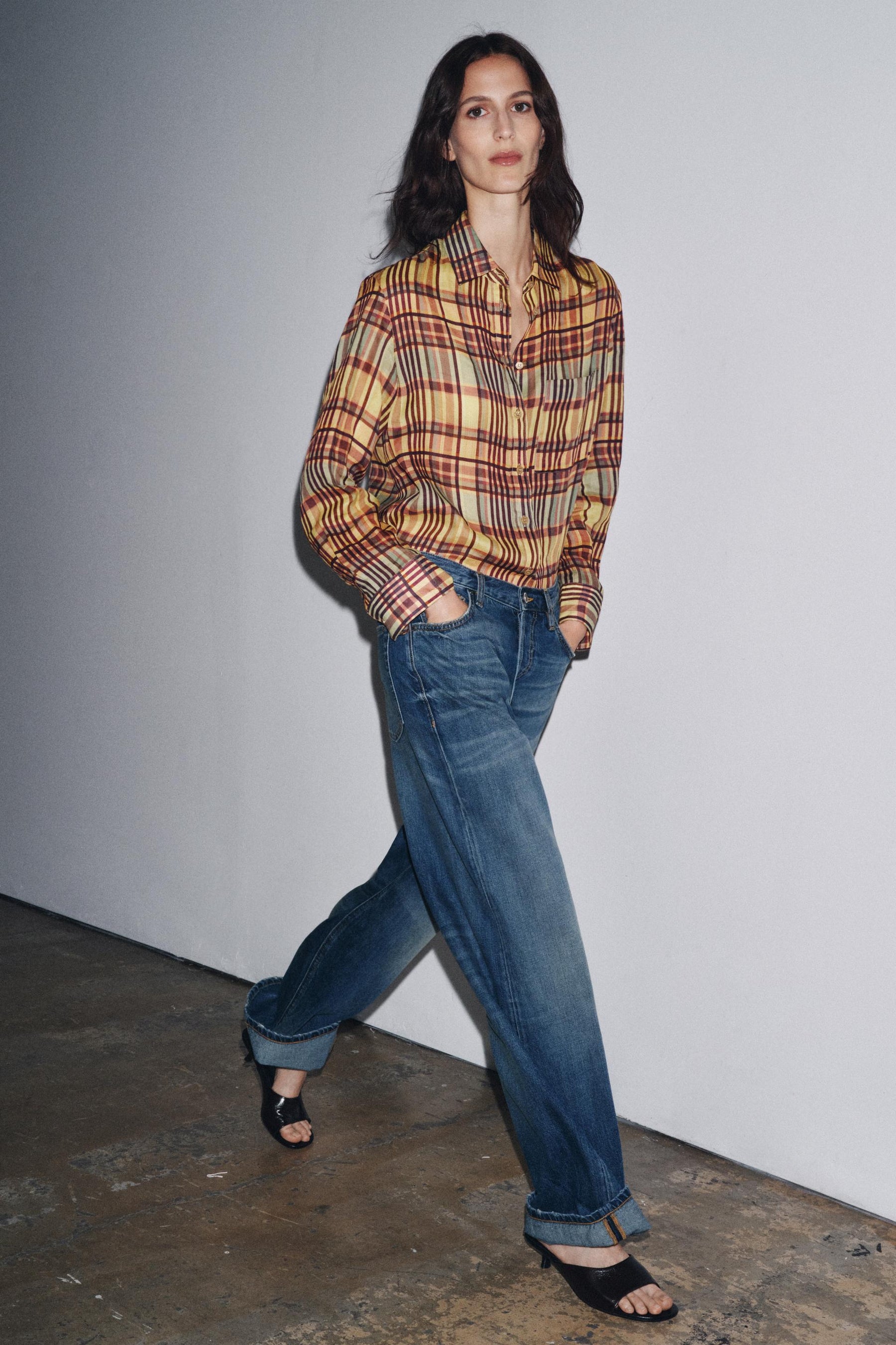 Baggy Low-Rise Jeans