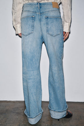Baggy Low-Rise Jeans