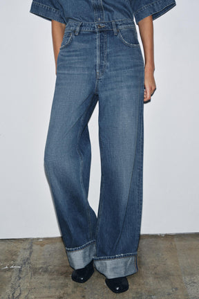 Mid-Waist Turn-Up Hem Jeans