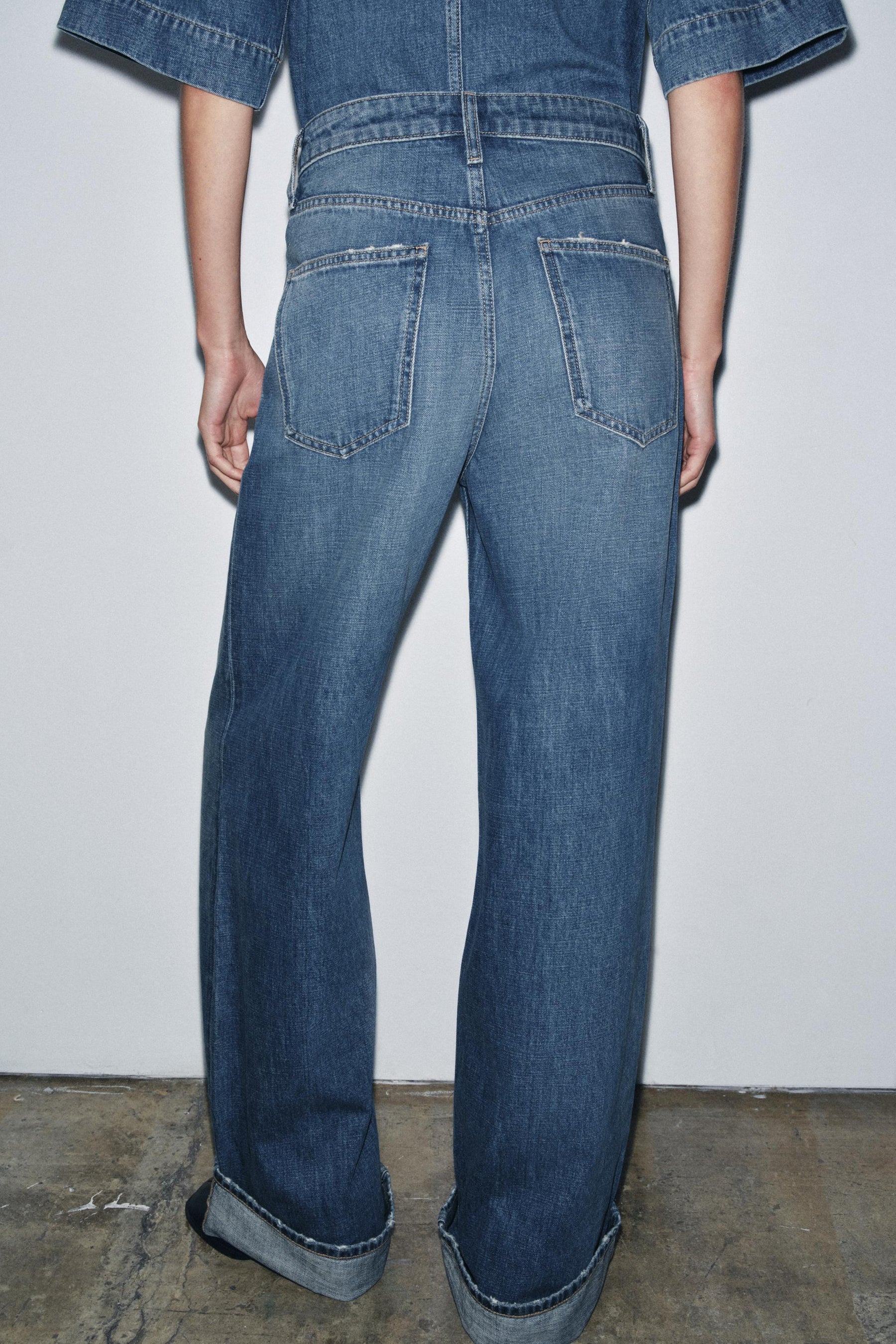 Mid-Waist Turn-Up Hem Jeans