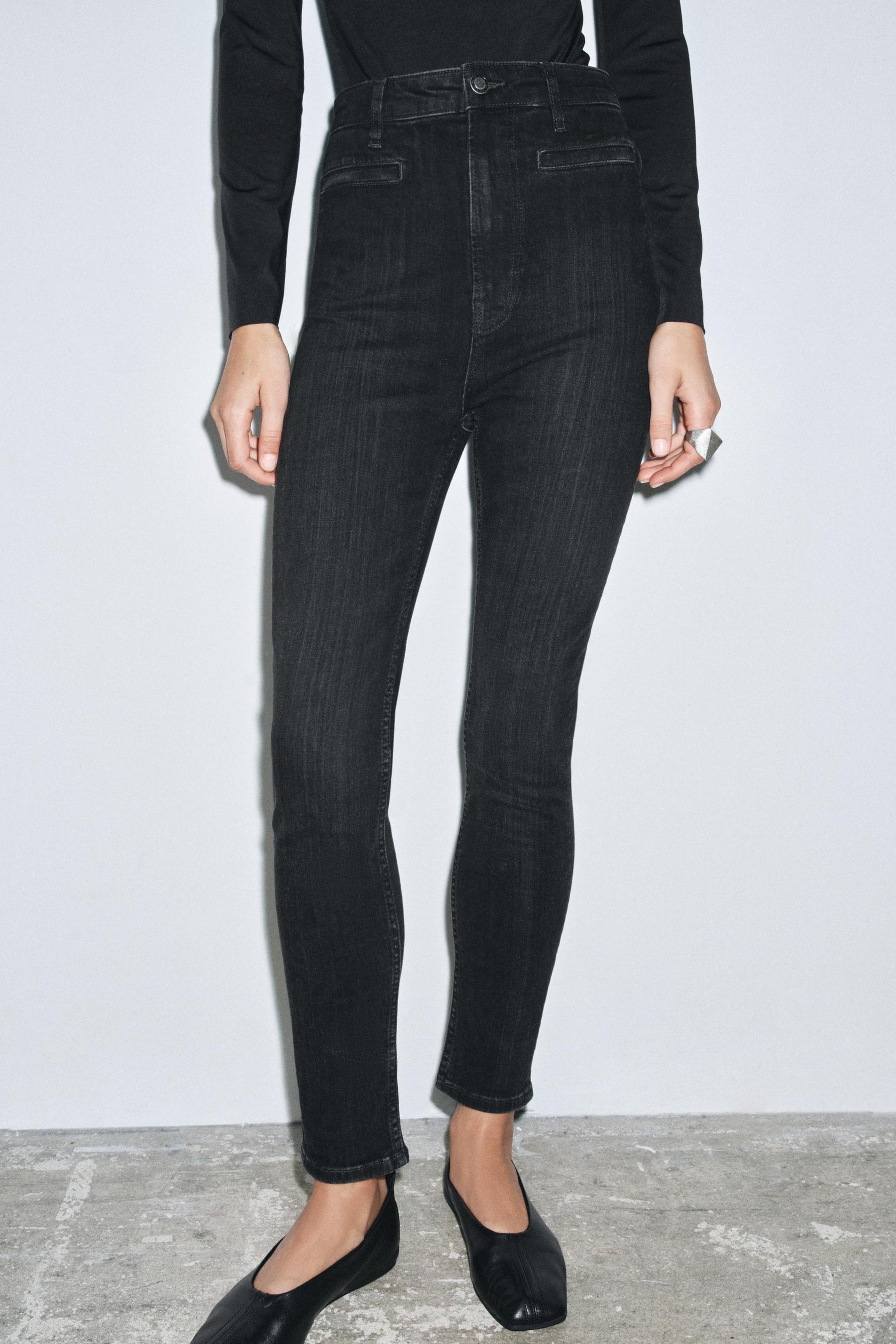 HIGH-WAIST SKINNY JEANS