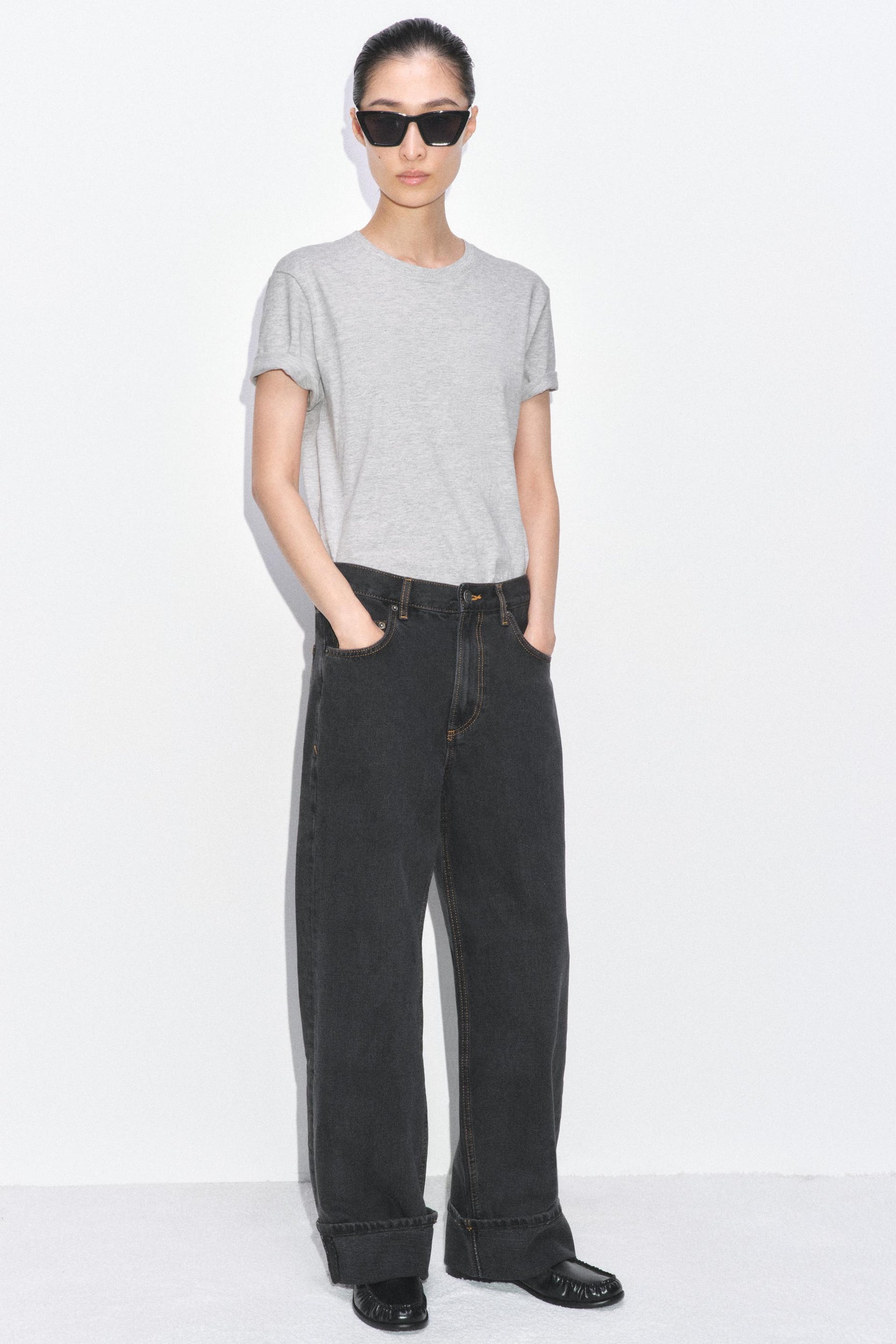 Baggy Mid-Waist Jeans