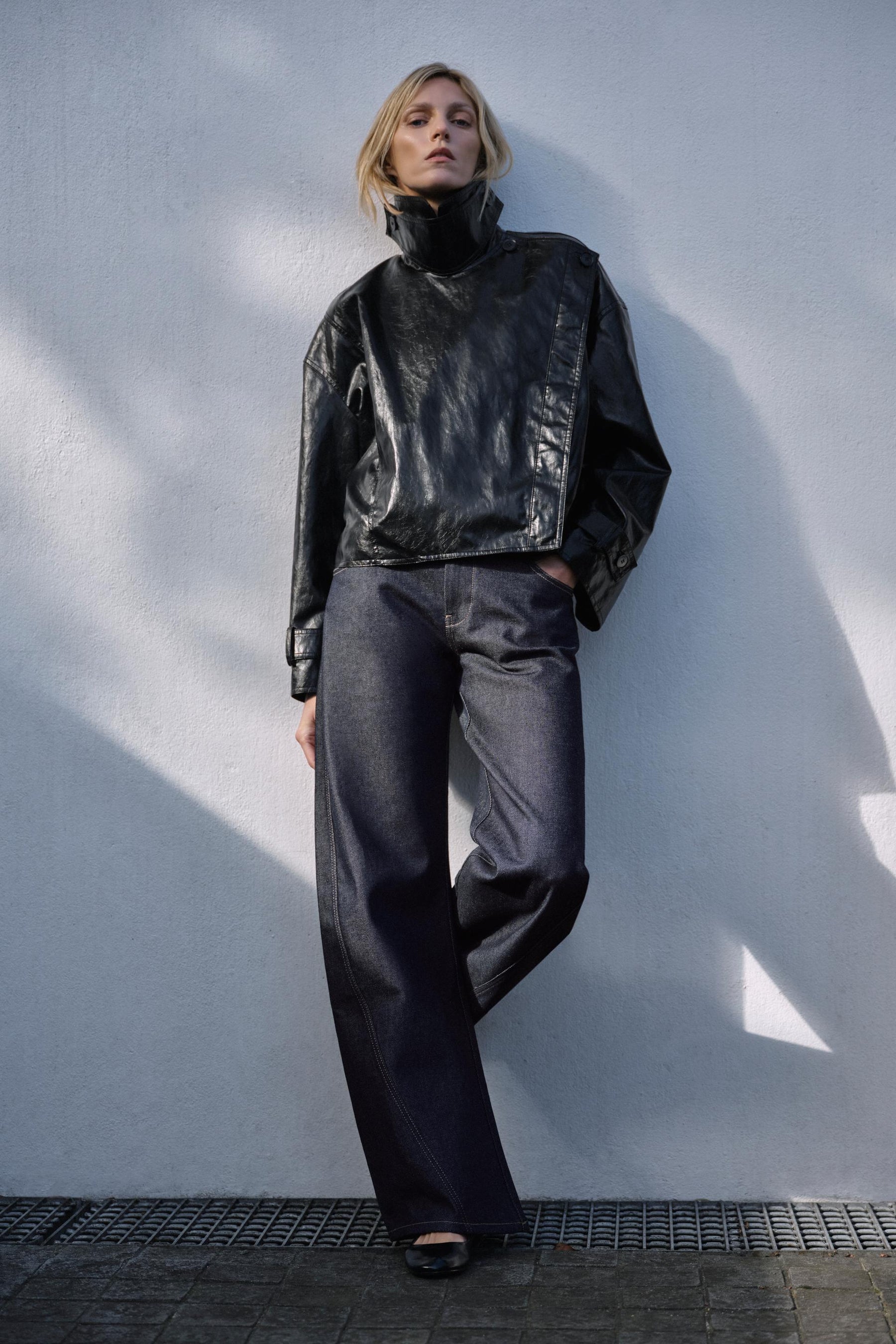 Low-rise Barrel Jeans