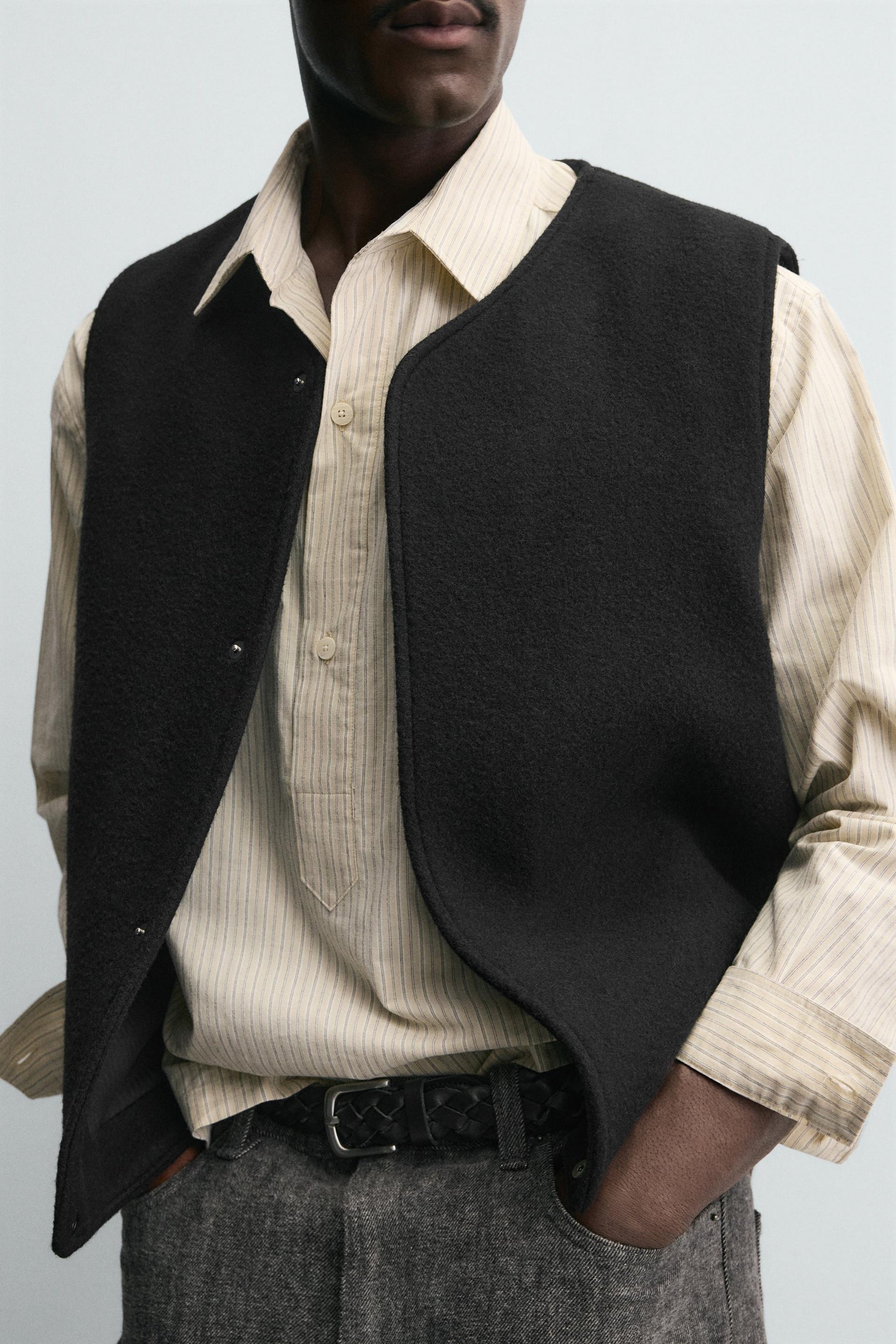 BOUCLÉ TEXTURE GILET WITH WOOL - Image 5