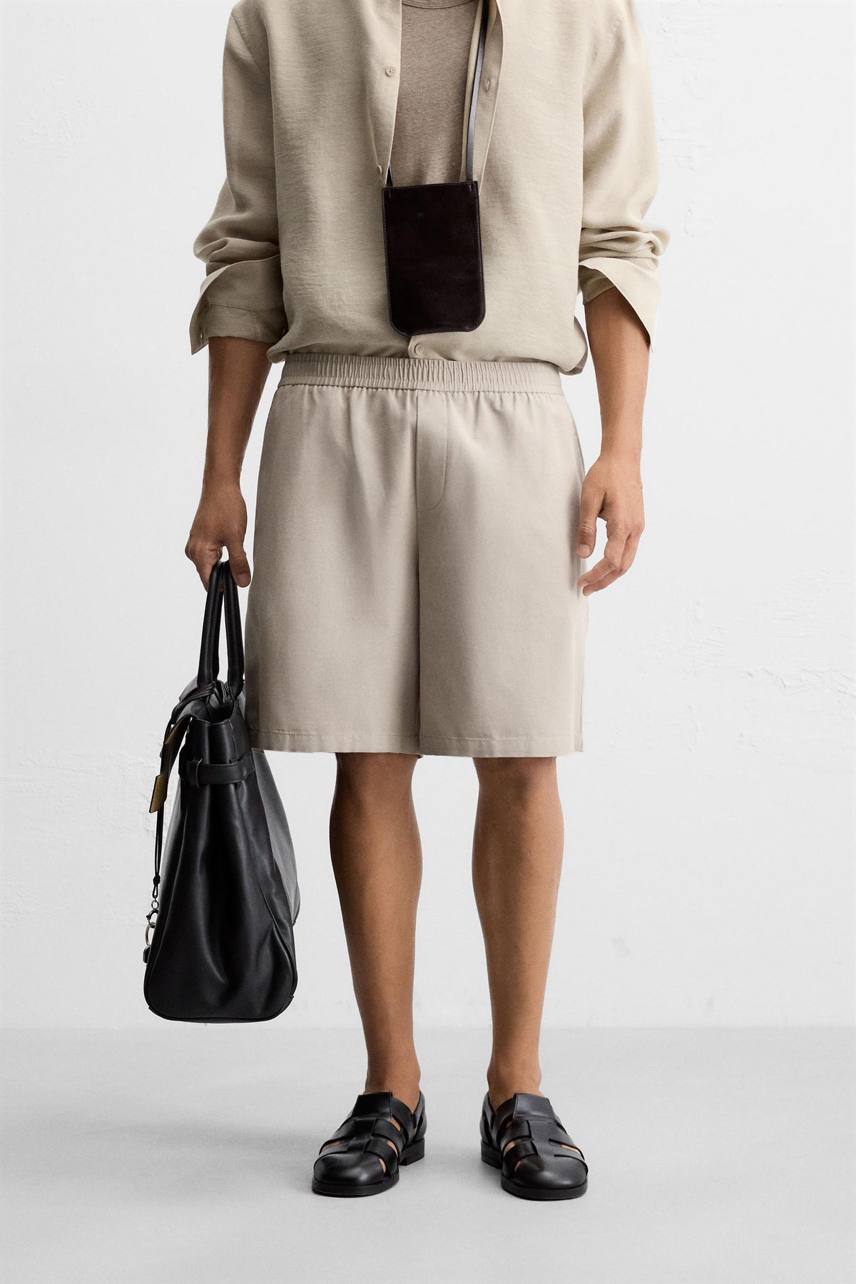 TEXTURED REGULAR FIT BERMUDA SHORTS - Image 2