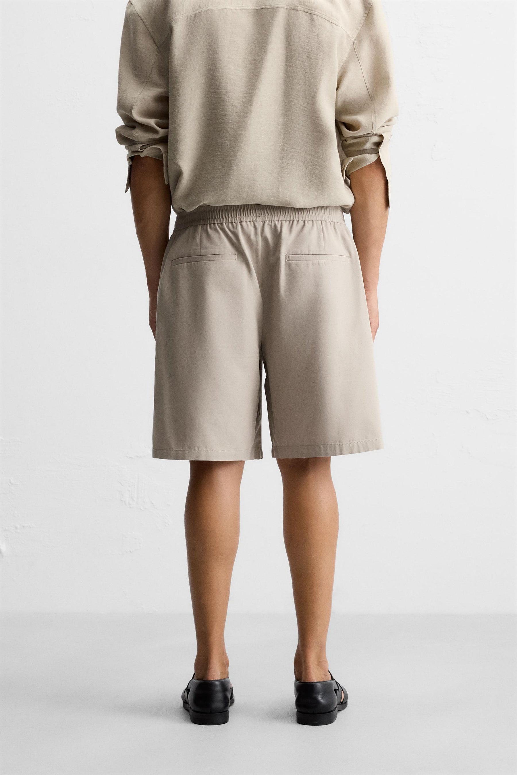 TEXTURED REGULAR FIT BERMUDA SHORTS - Image 3