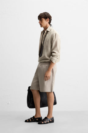 TEXTURED REGULAR FIT BERMUDA SHORTS - Image 4