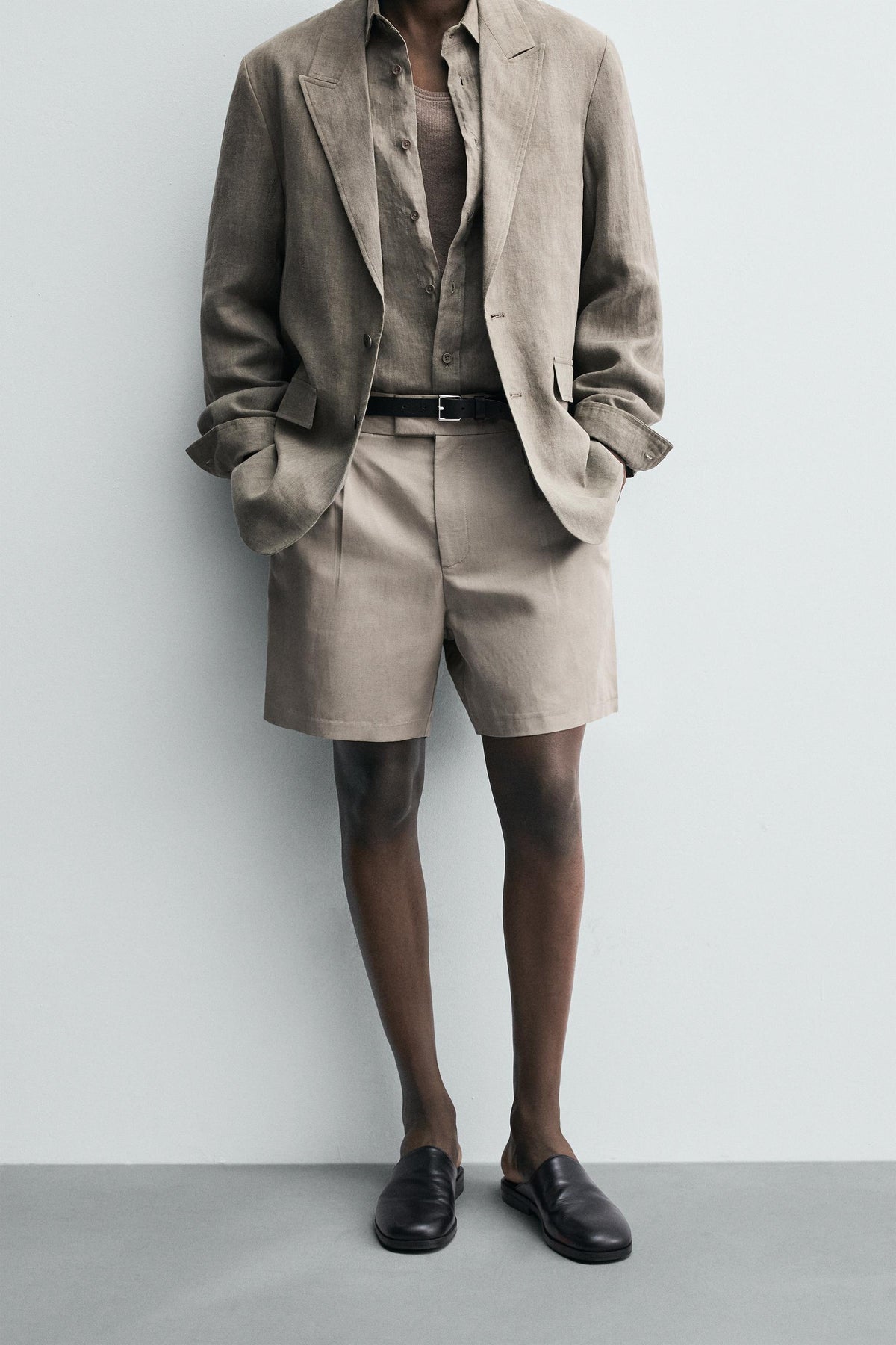 RELAXED FIT PLEATED BERMUDA SHORTS - Image 2