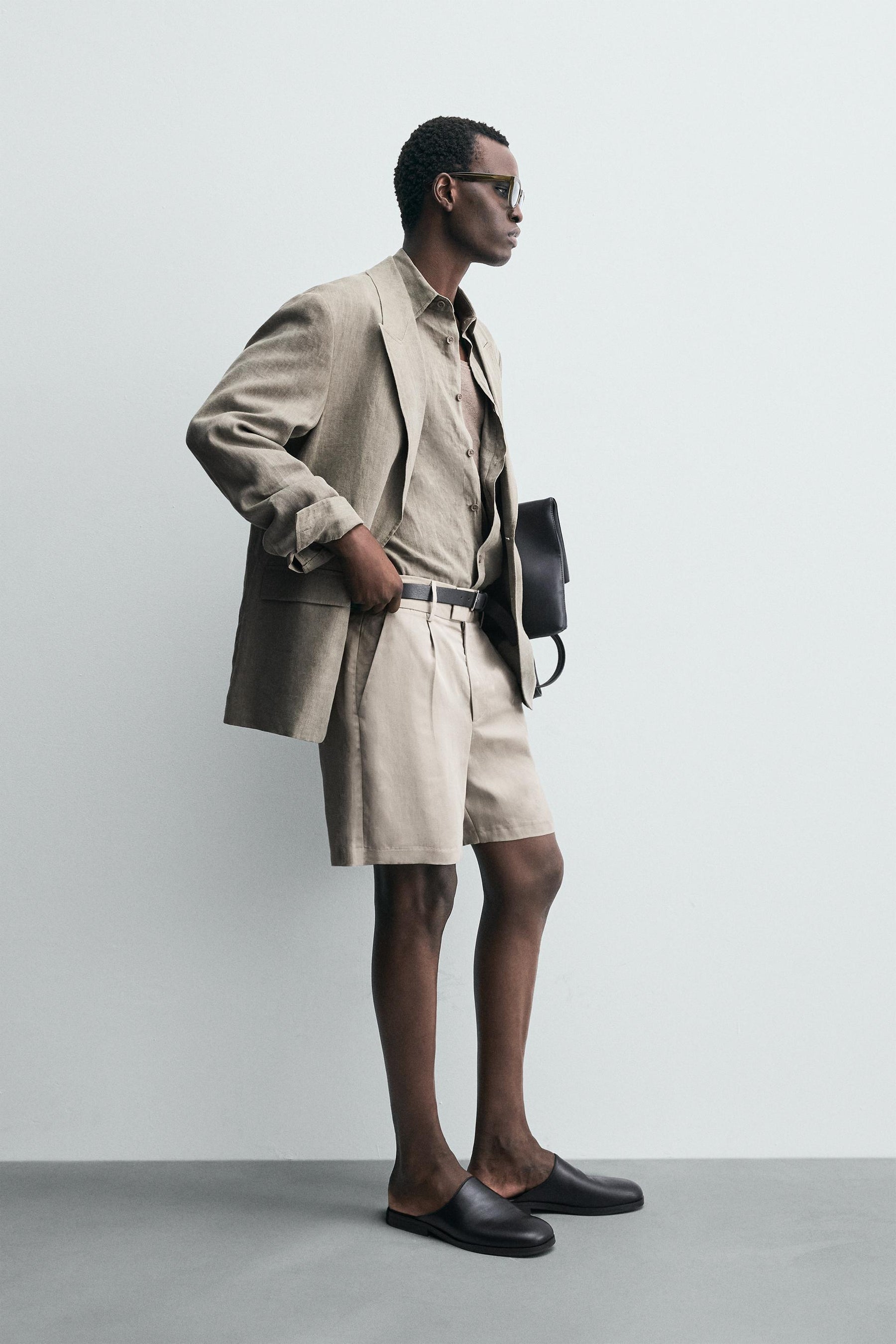 RELAXED FIT PLEATED BERMUDA SHORTS - Image 4