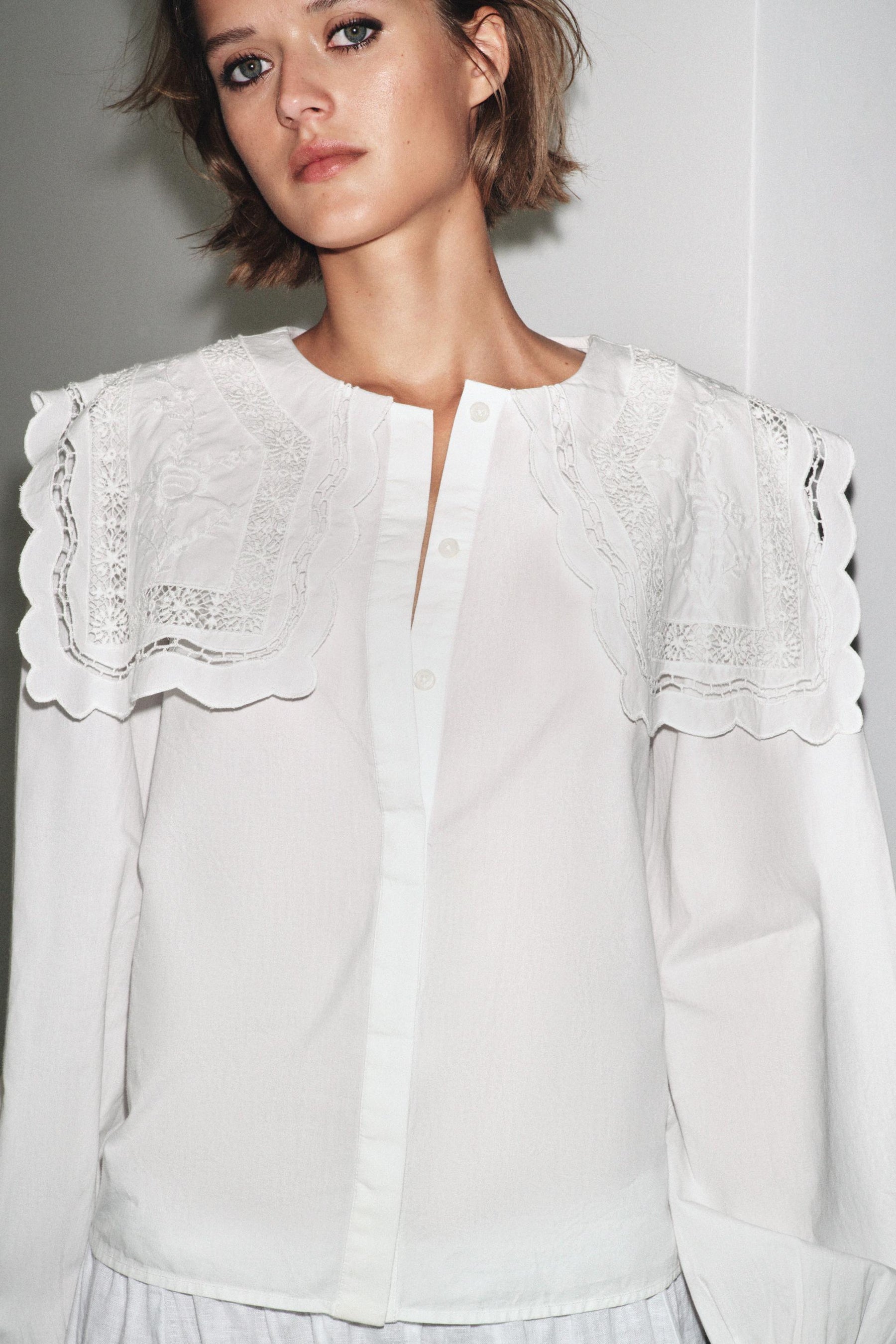 Embroidered Collar Poplin Shirt