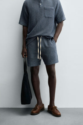 JACQUARD TEXTURED BERMUDA SHORTS - Image 2