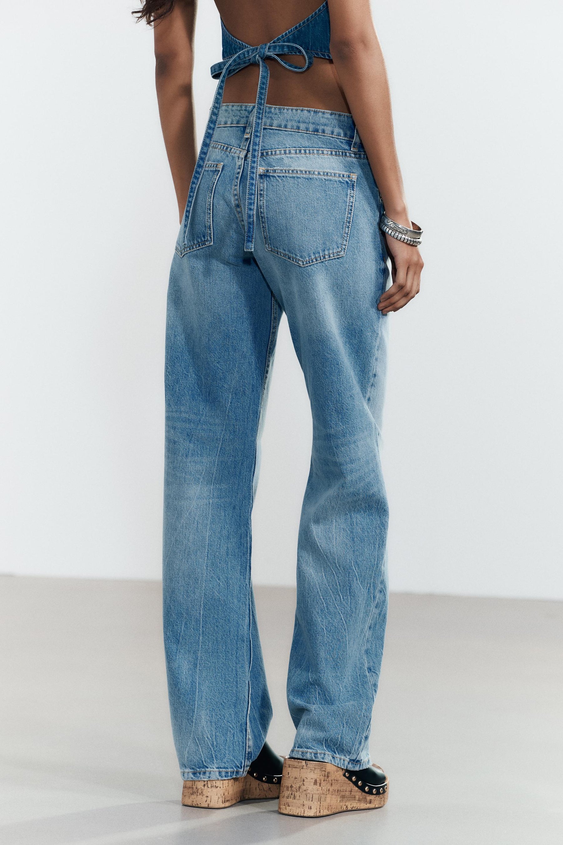 Wide-leg low-rise jeans