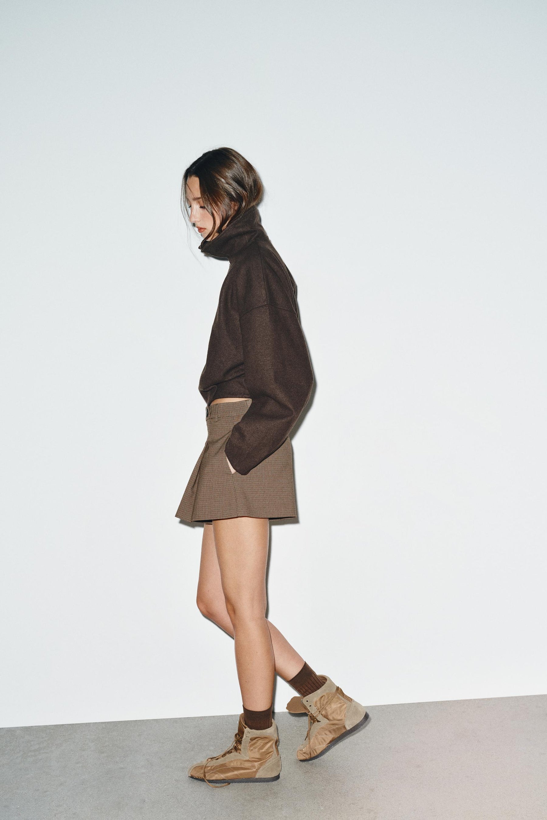 Pleated button shorts