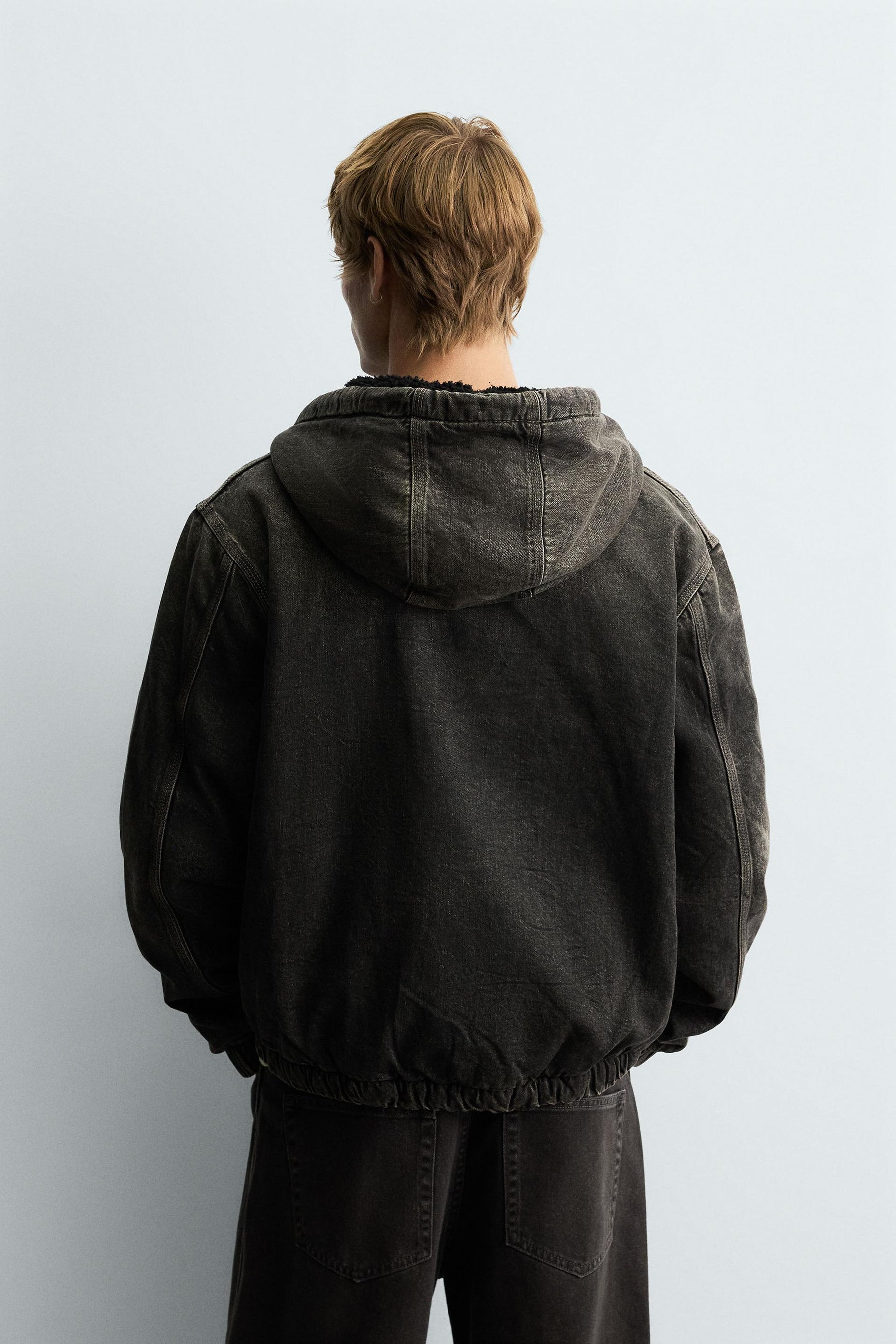 DENIM JACKET WITH FAUX SHEARLING HOODIE - Image 3
