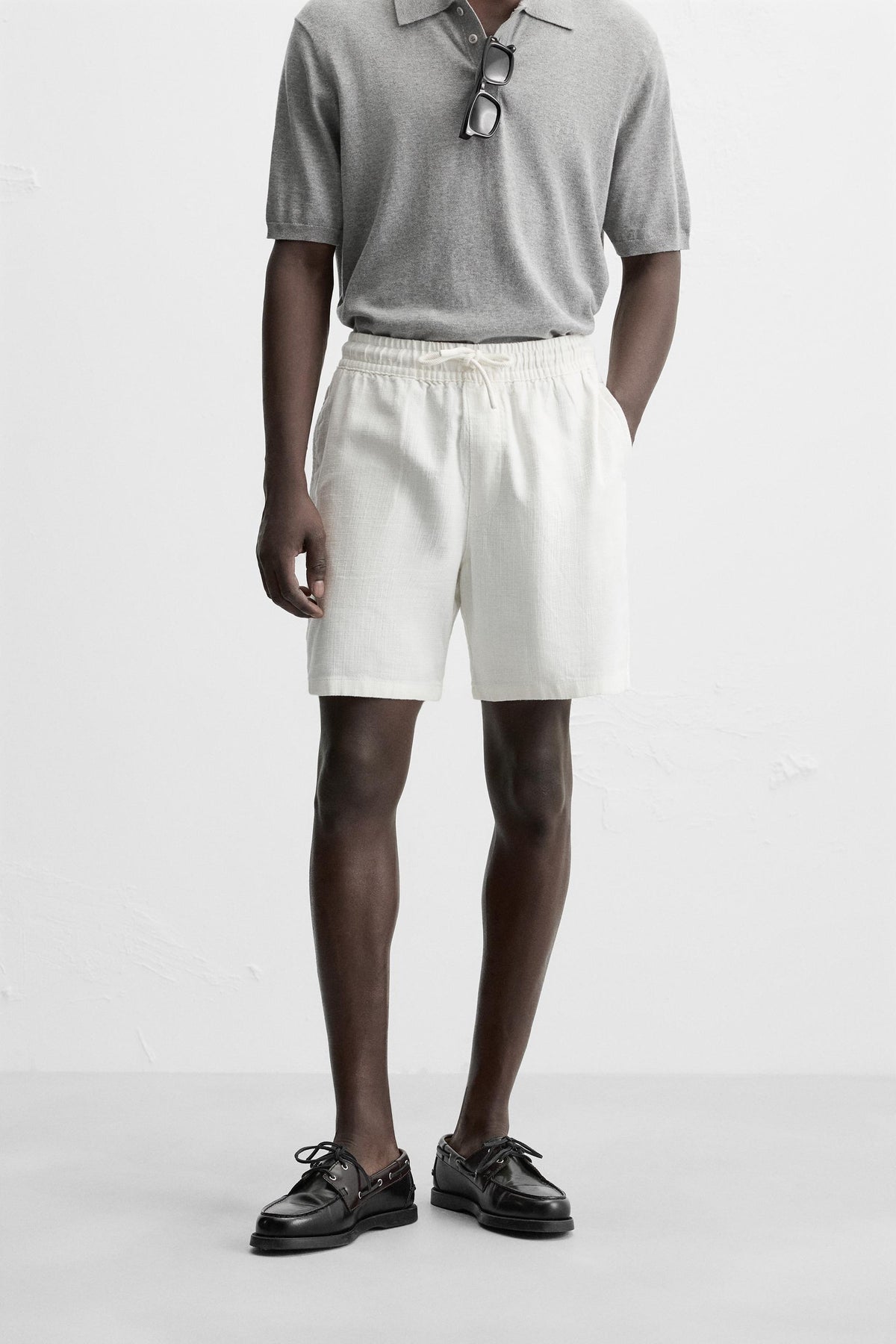 TEXTURED REGULAR FIT BERMUDA SHORTS - Image 2